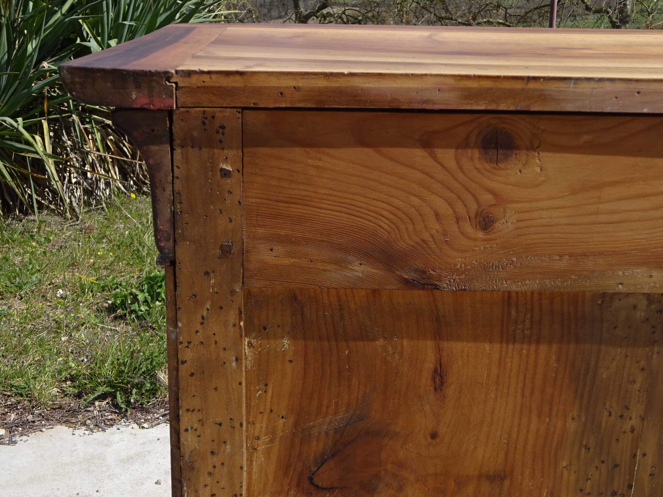 Antique Louis Philippe chest of drawers made entirely of walnut.