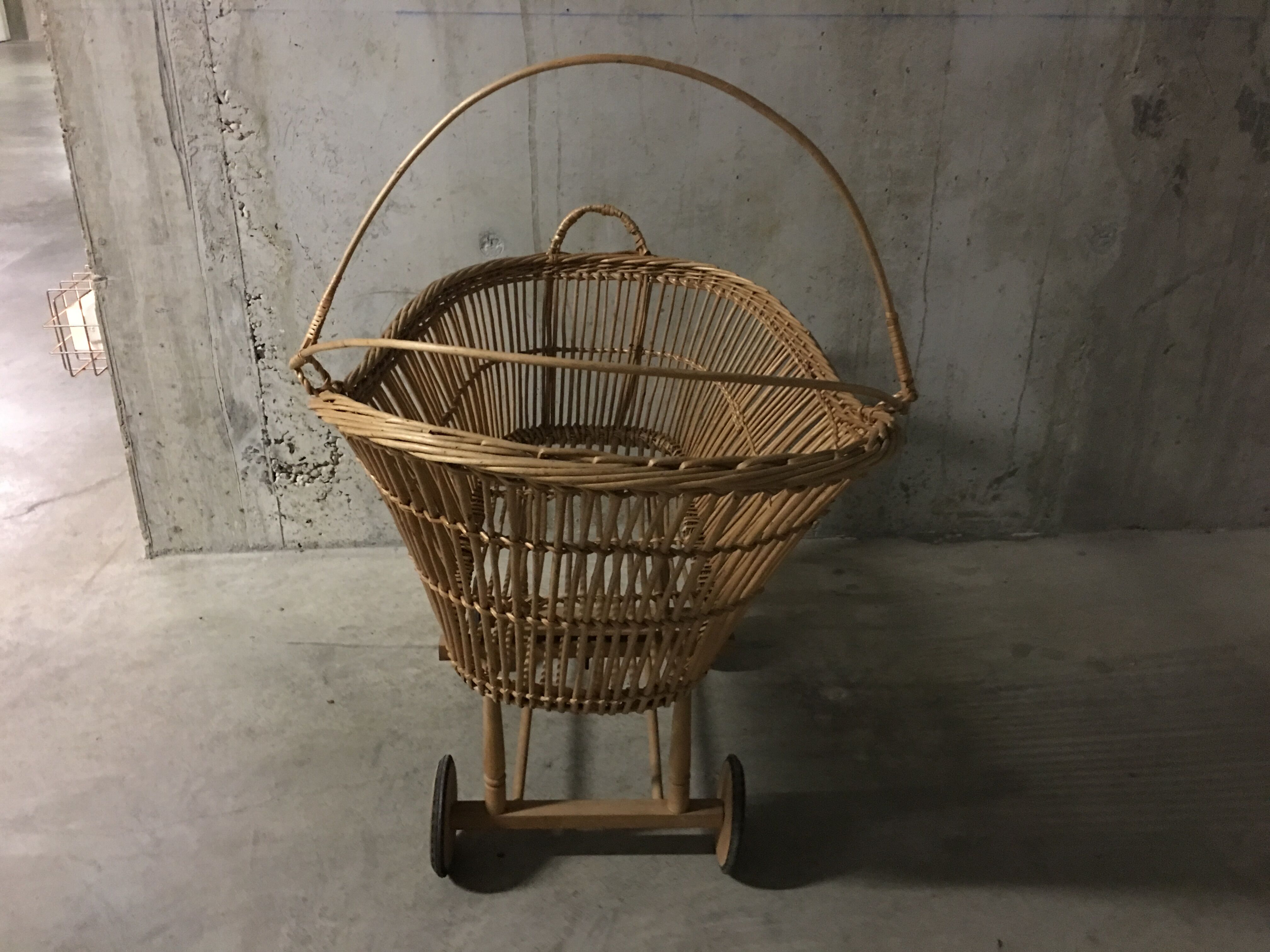 Cradle 60s rattan