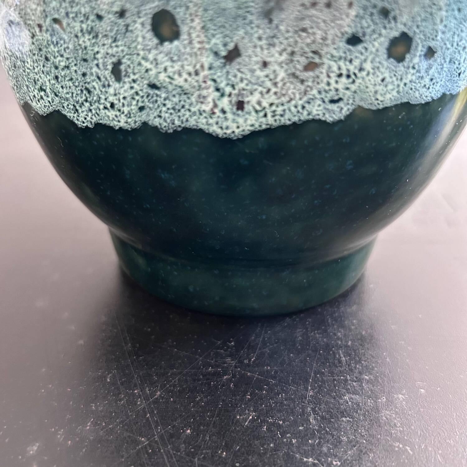 Green flowerpot with foam edging