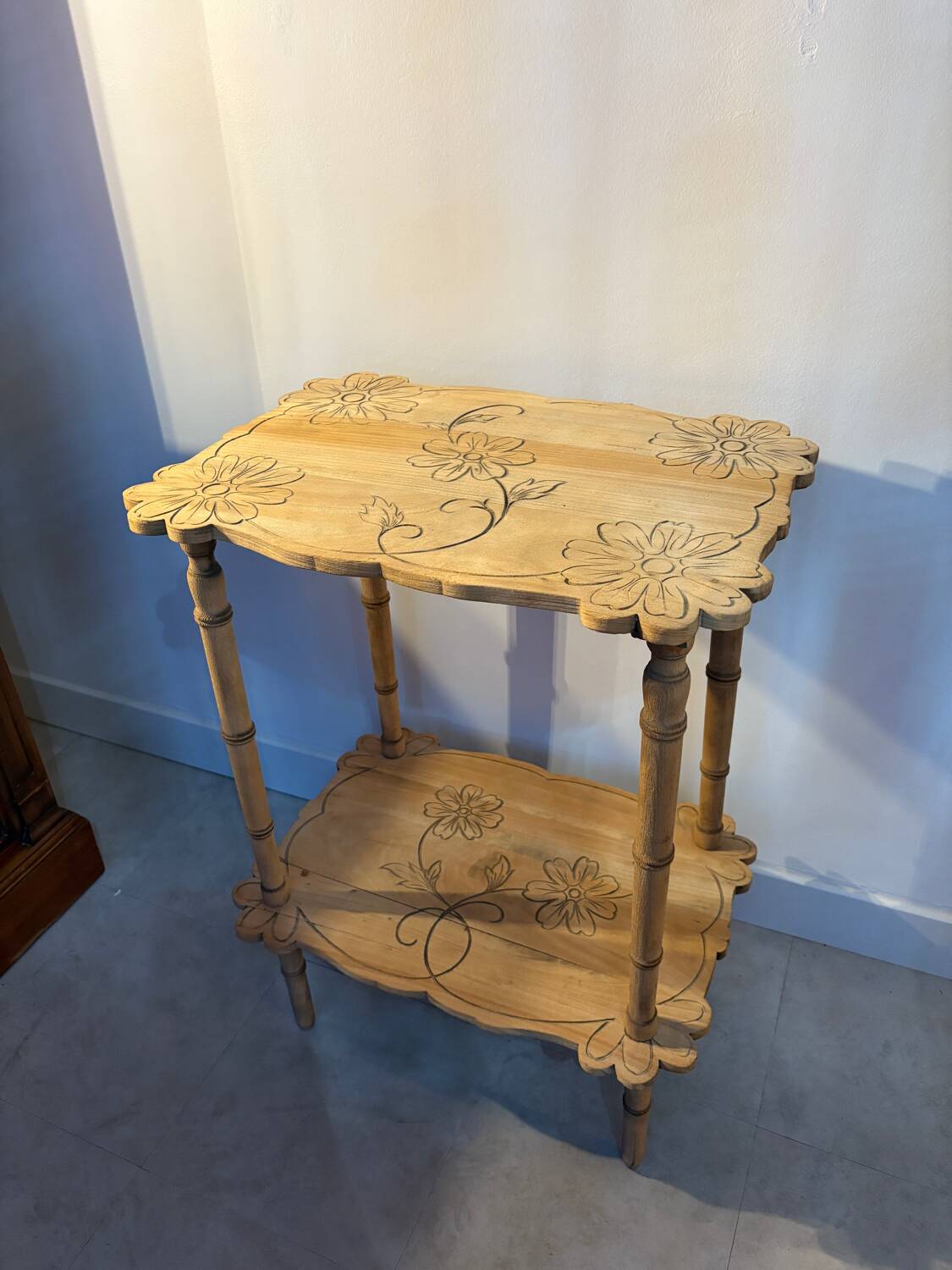 Floral decorative side table