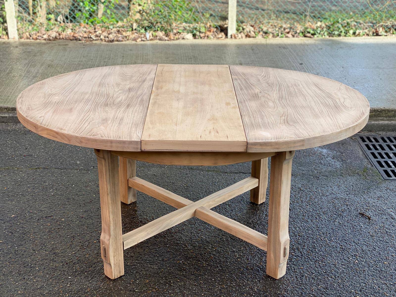 Table à manger de ferme ronde et extensible rénovée en chêne brut 160cm