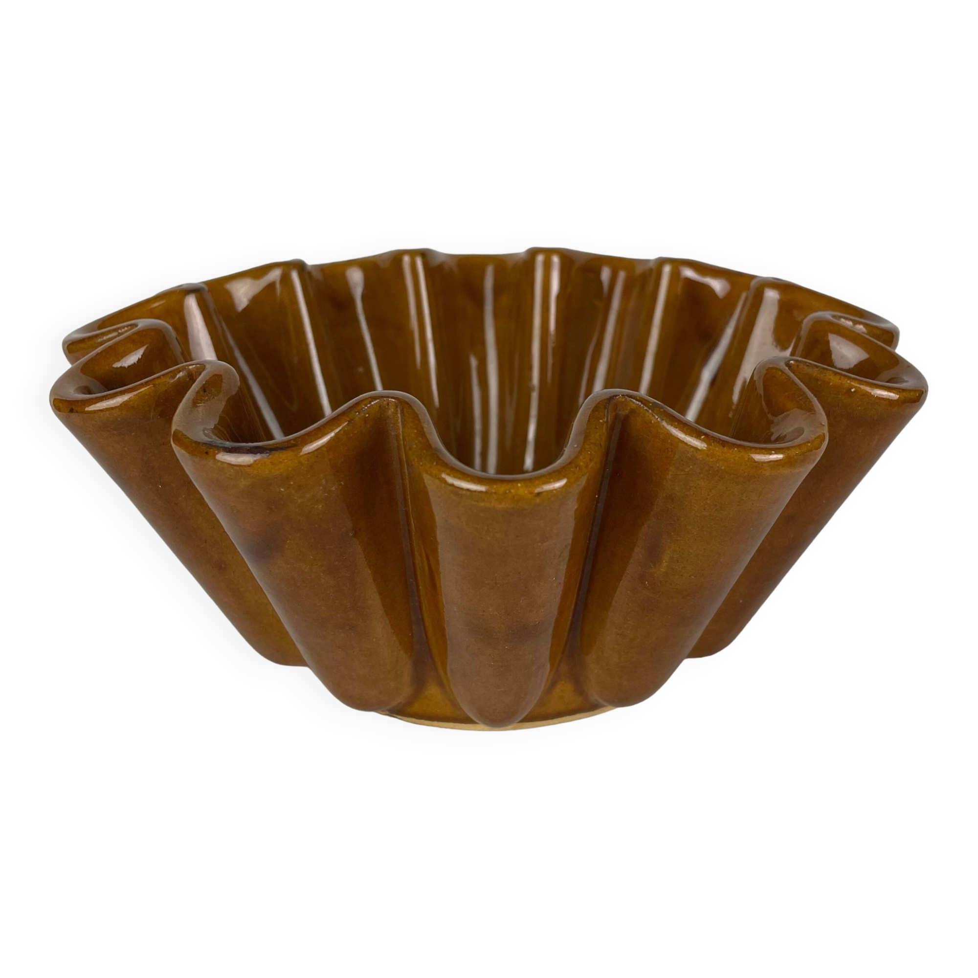 Ocher ceramic cake dish