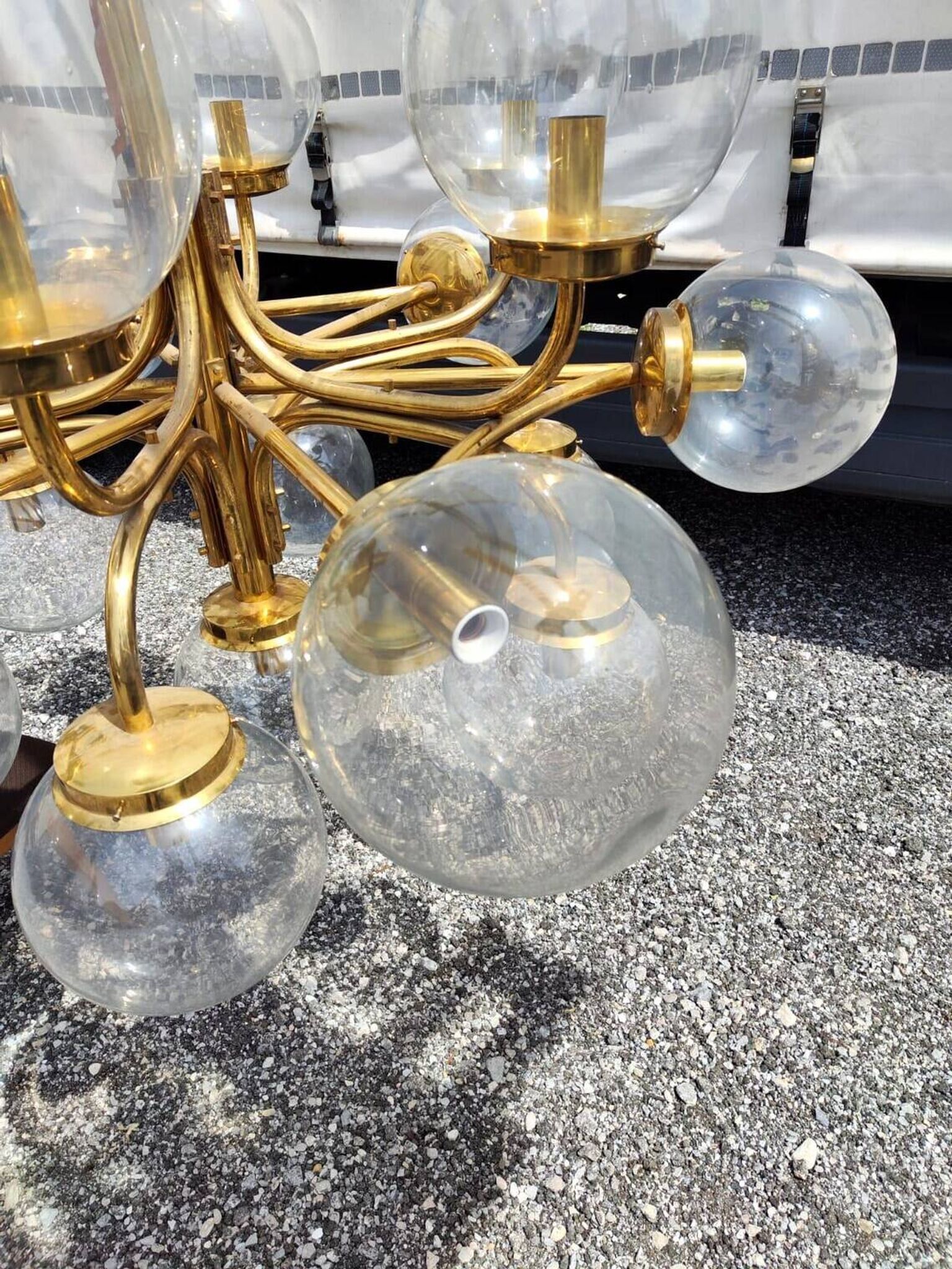 Lustre 19 feux en laiton, Italie 1960