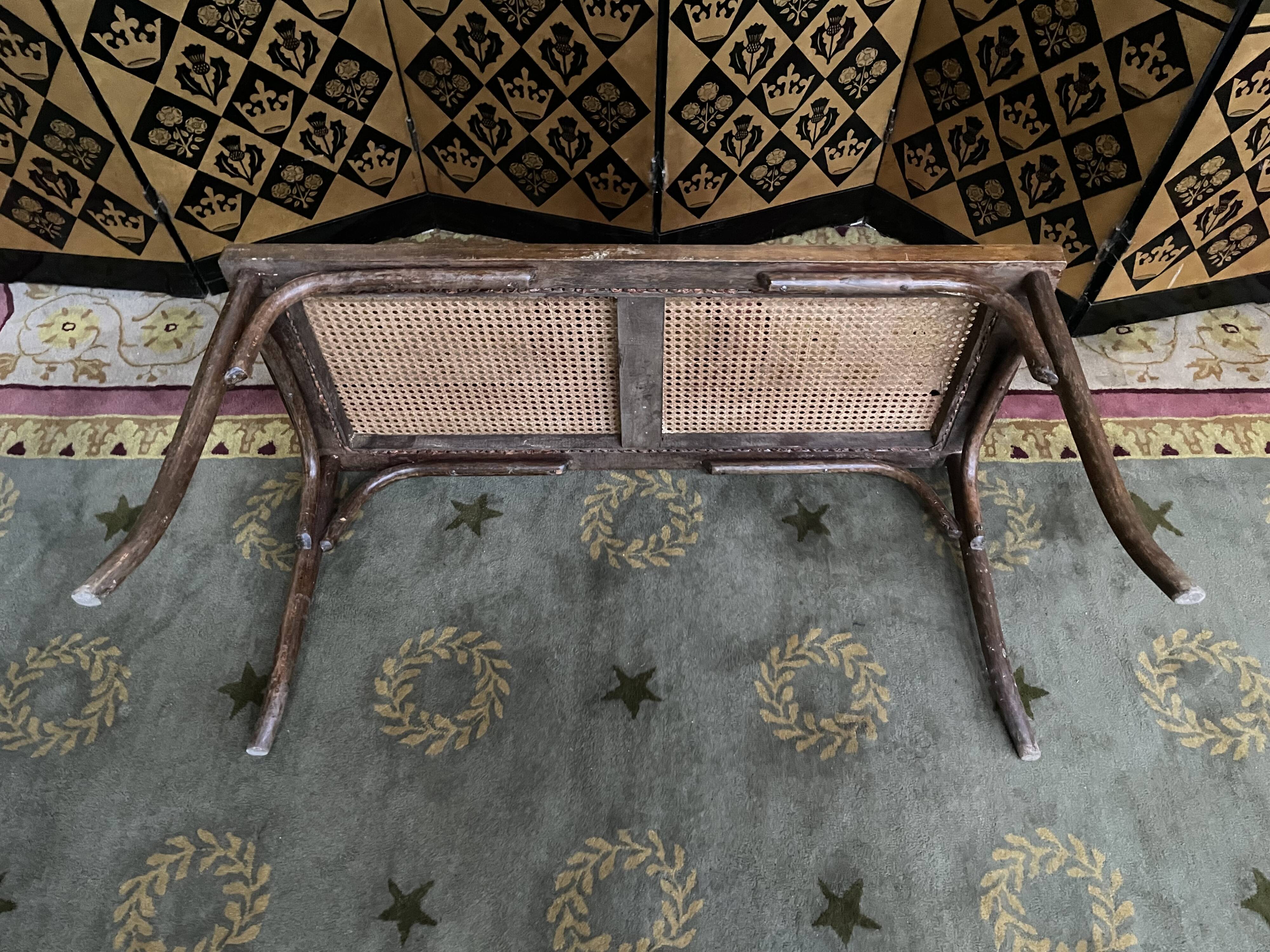 Piano bench in cannage