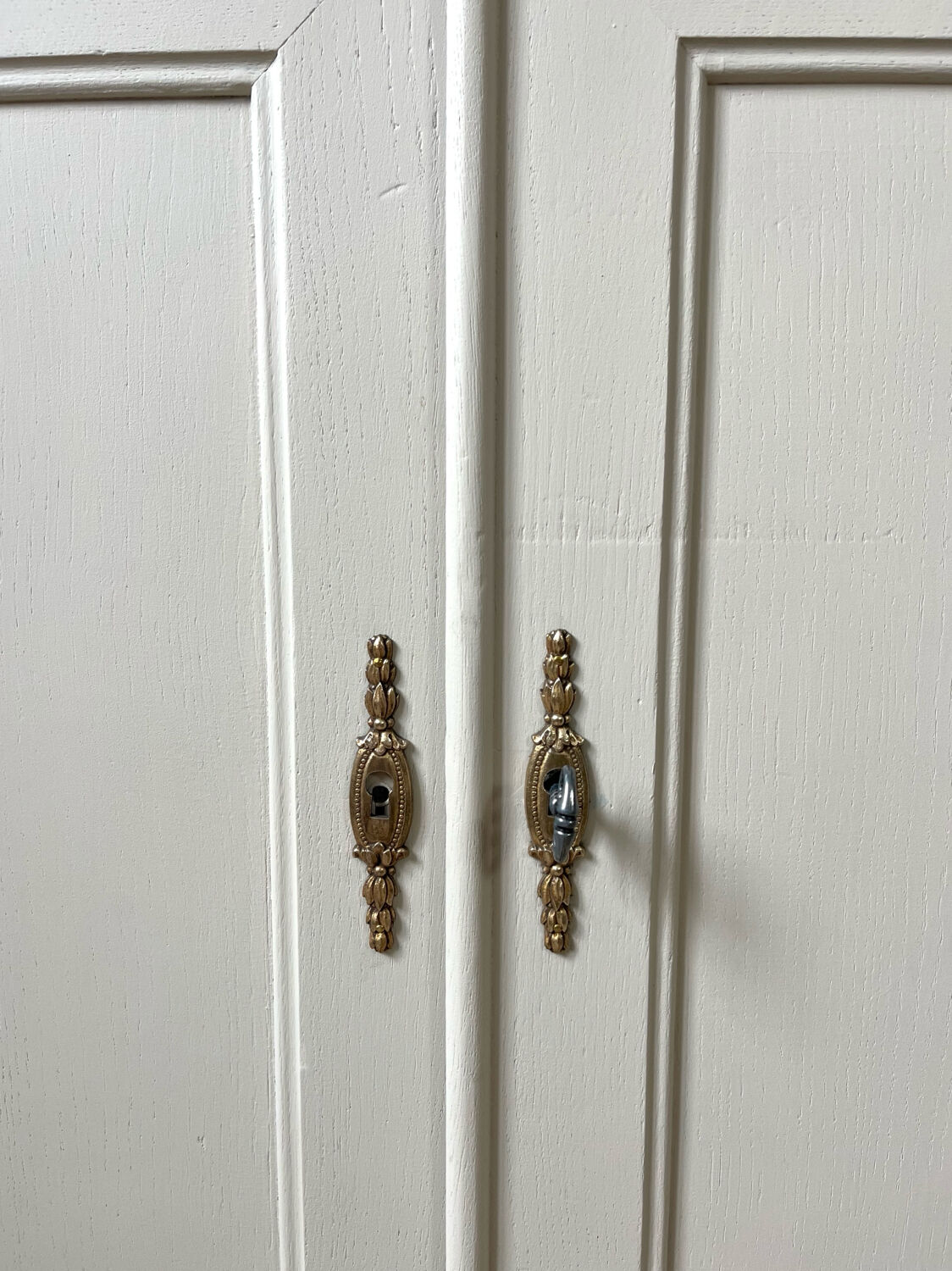 Buffet grège en chêne