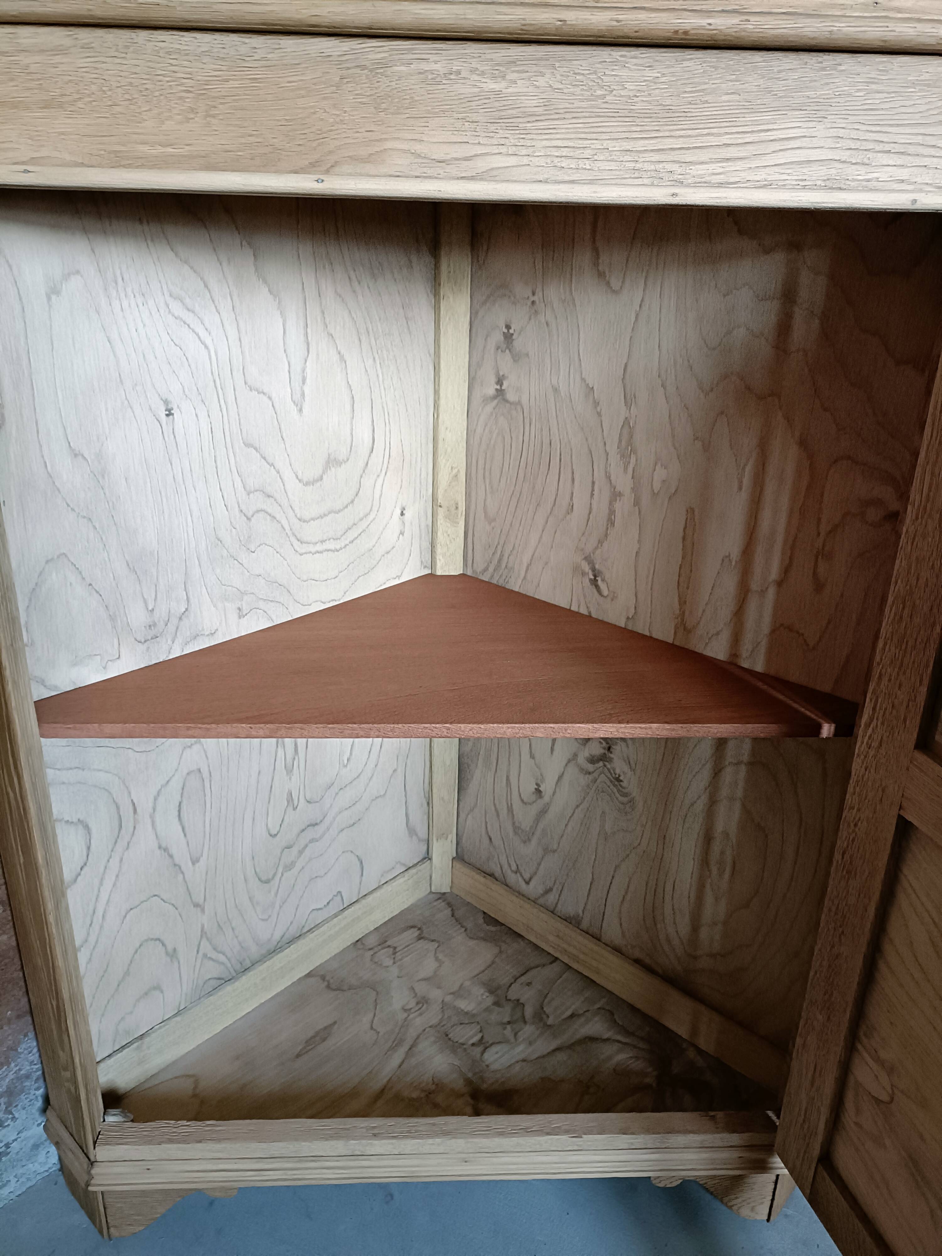 Renovated English corner library