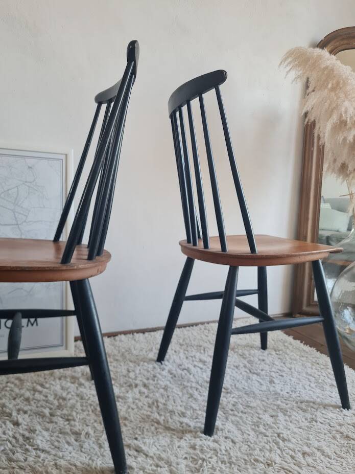 Pair of Scandinavian chairs model Fanett by Tapiovaara