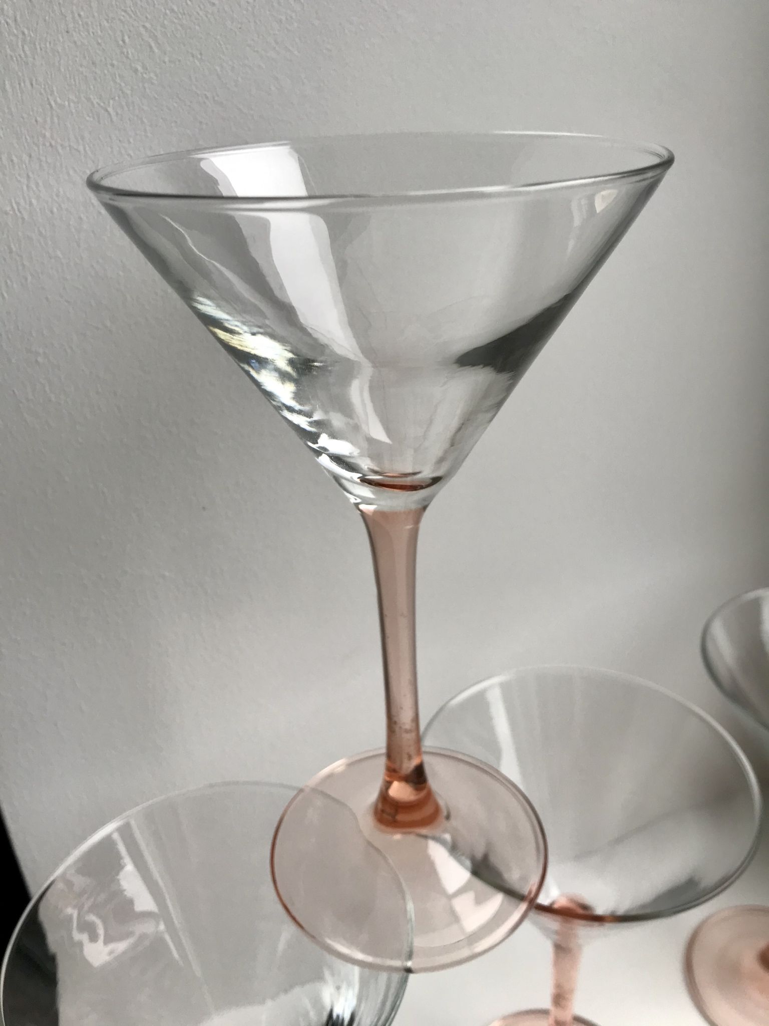 Lot de 4 verres à cocktail à pieds roses années 70