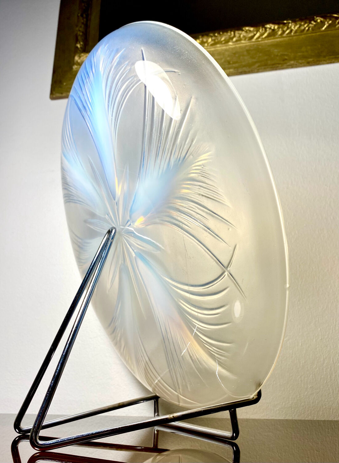 Verlys opalescent /opaline decorative tray (d.32.3cm)