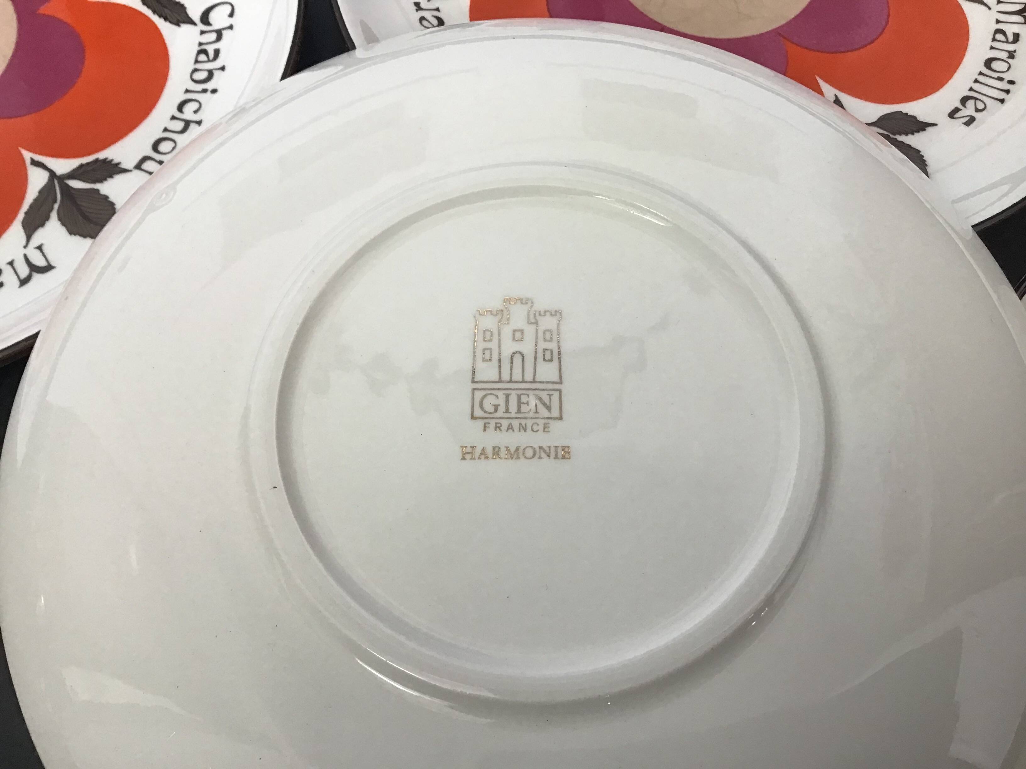 8 assiettes à fromage Gien