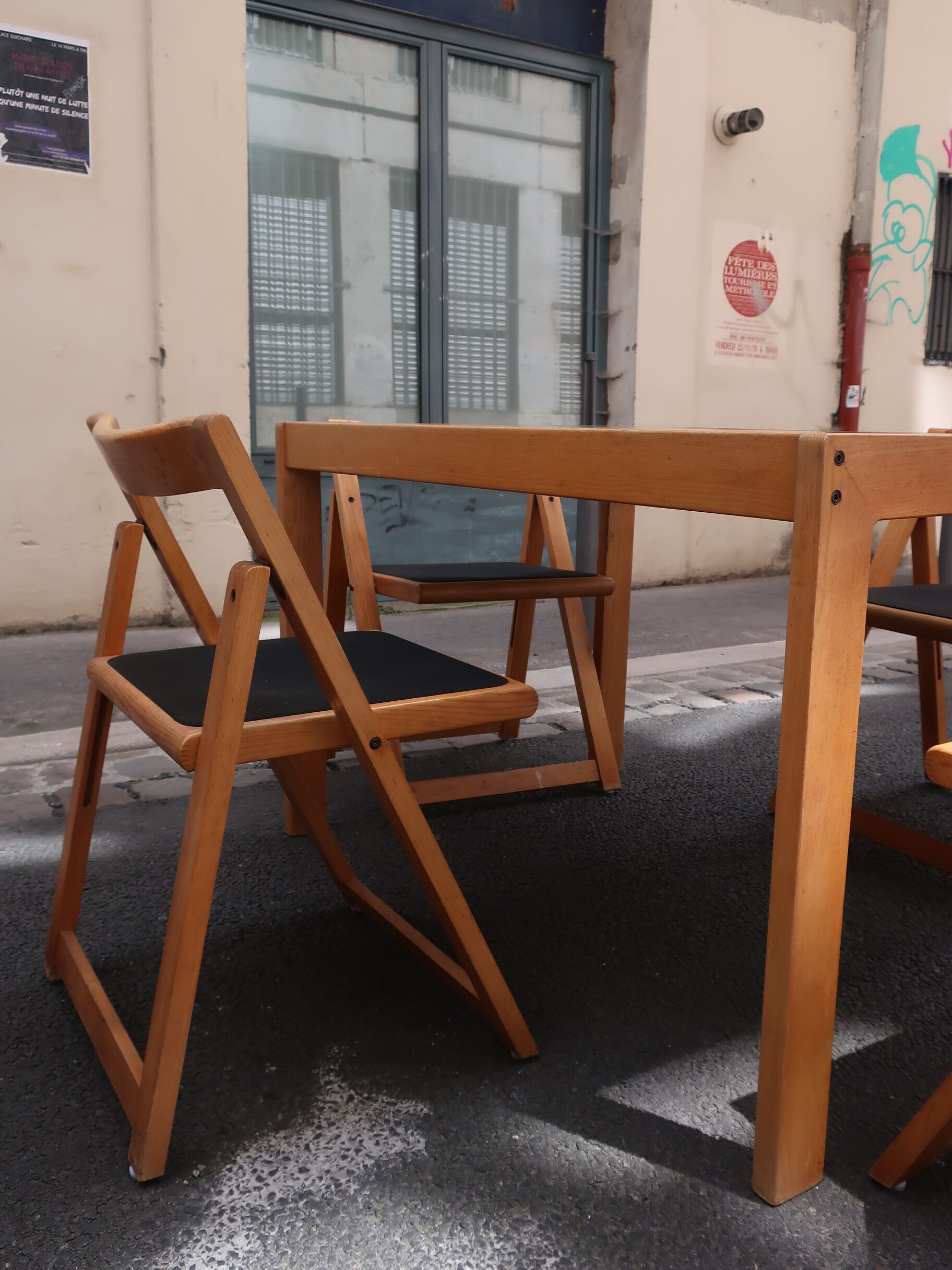 Dining table set and 4 chairs 80s