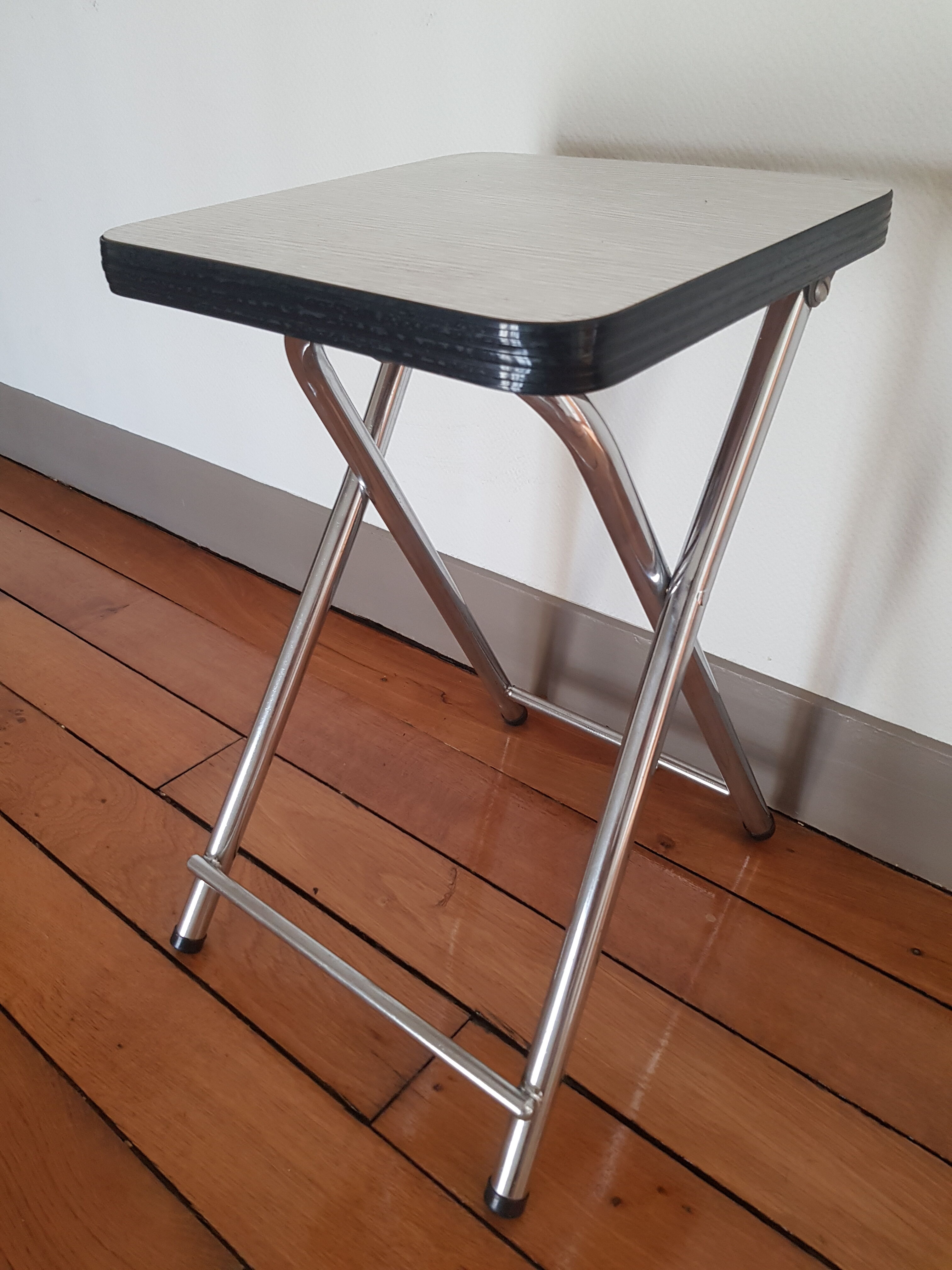 Folding stool in formica