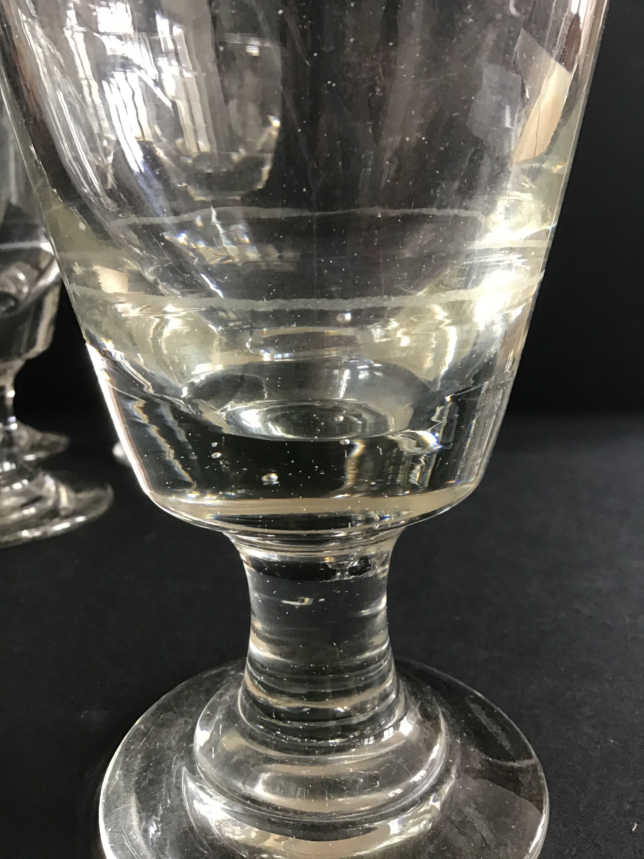 Suite of 4 thick old glasses