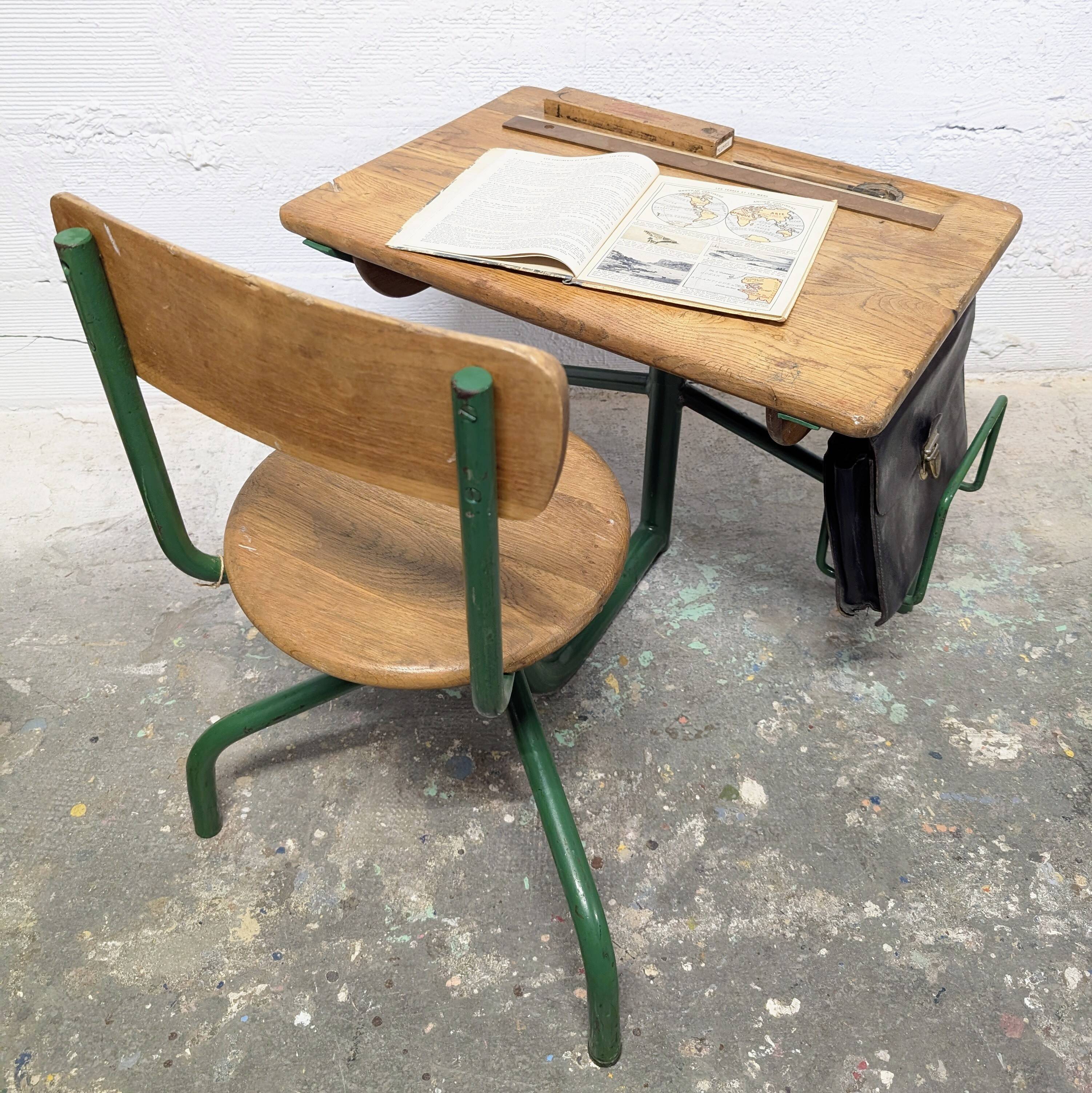 Vintage school desk – single-piece