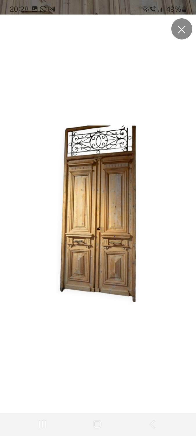 Double Haussmannian doors