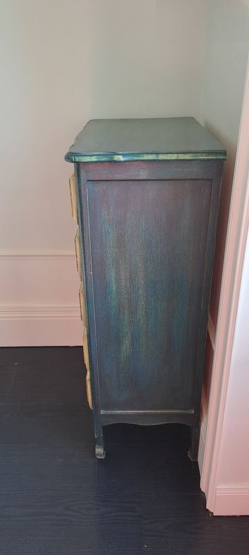 Chic 5-drawer chest in solid wood