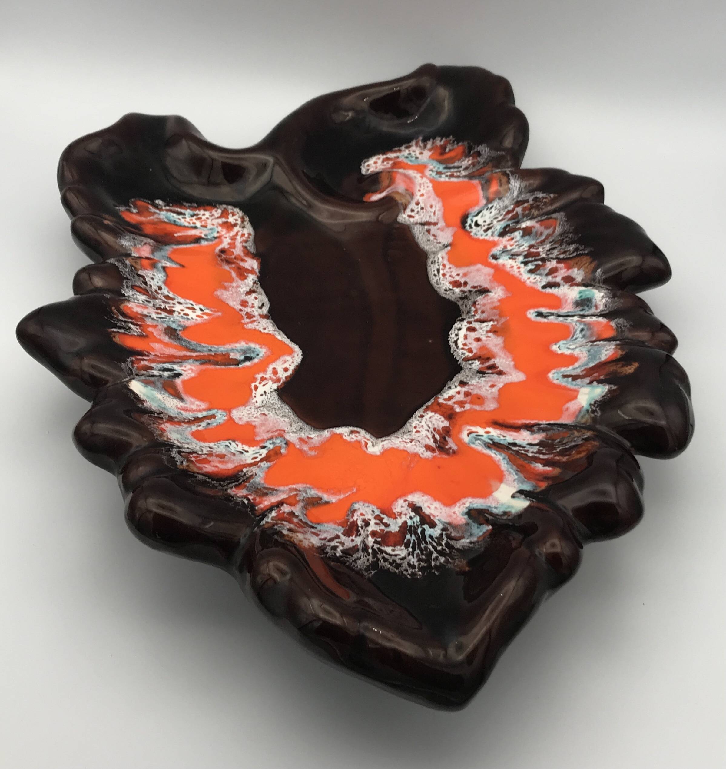 Ceramic center dish from vallauris leaf shape 42 cm