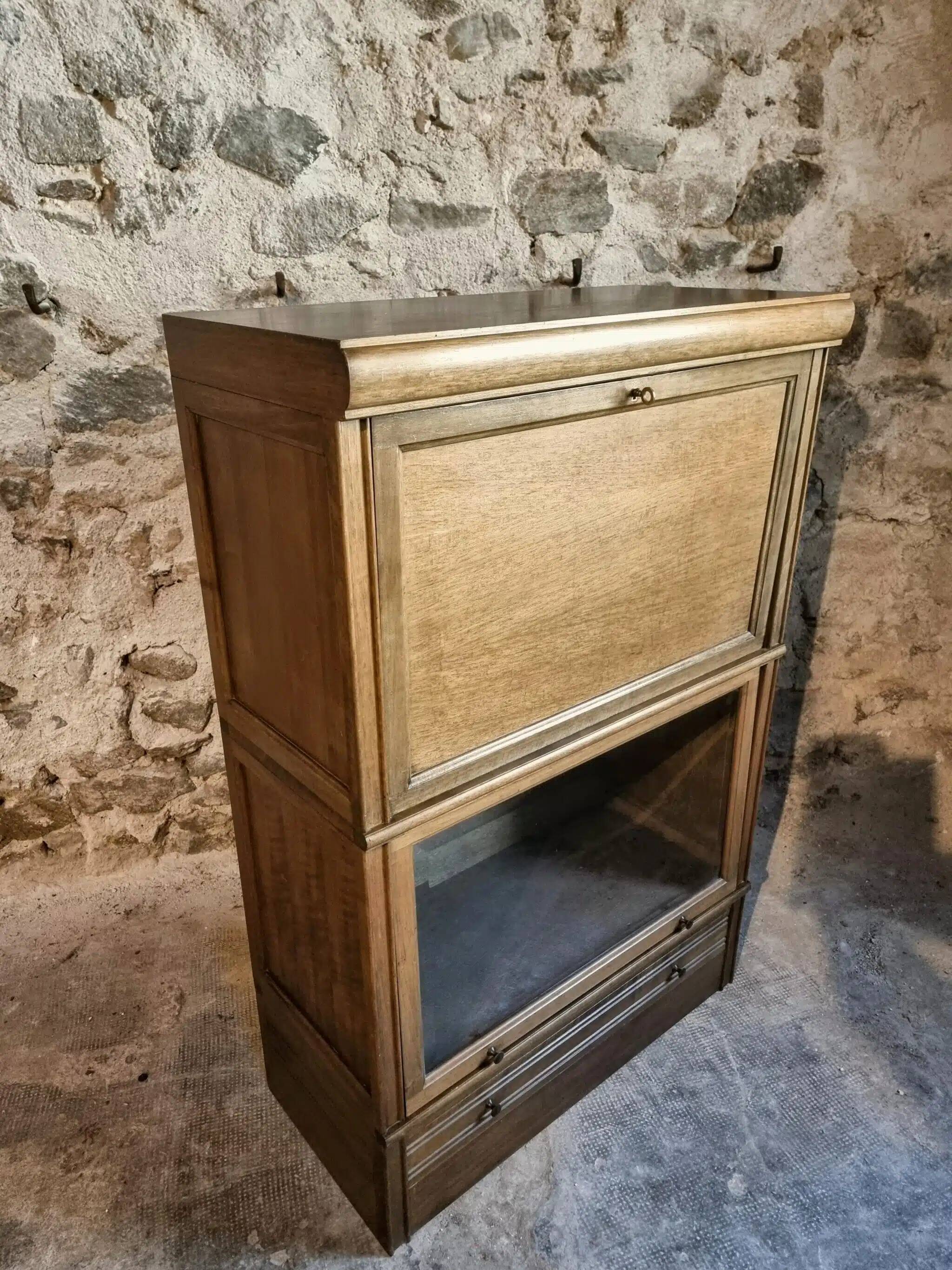 Vintage Globe Wernicke drinks buffet, modular mahogany bar cabinet, 1960s display case.