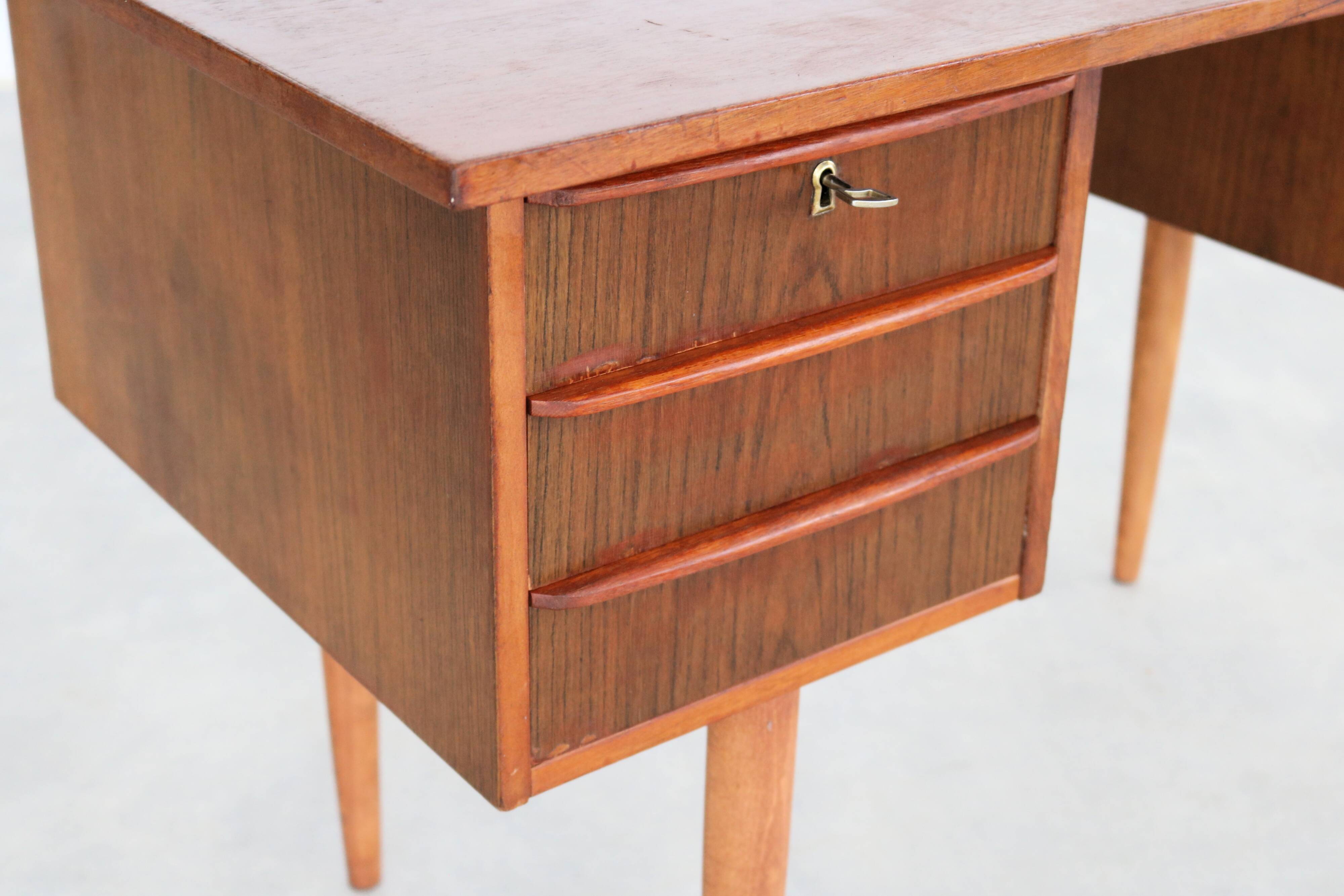 vintage desk | teak | 1960s | Danish (2)