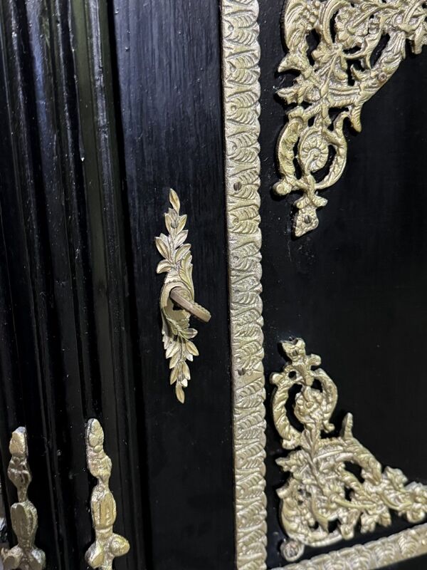 Meuble style Napoléon III ''Boulle'' en bois laqué
