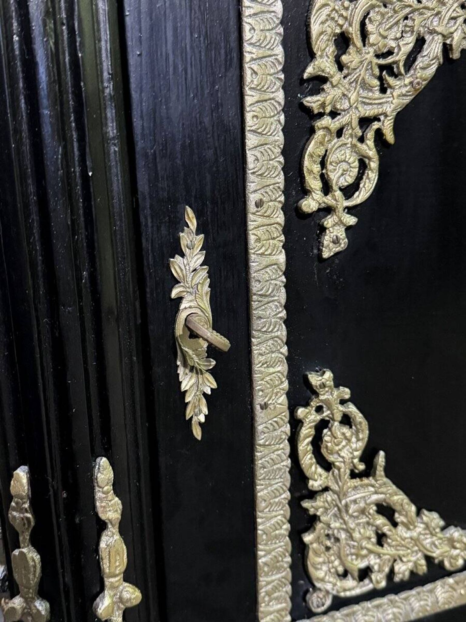 Meuble style Napoléon III "Boulle" en bois laqué