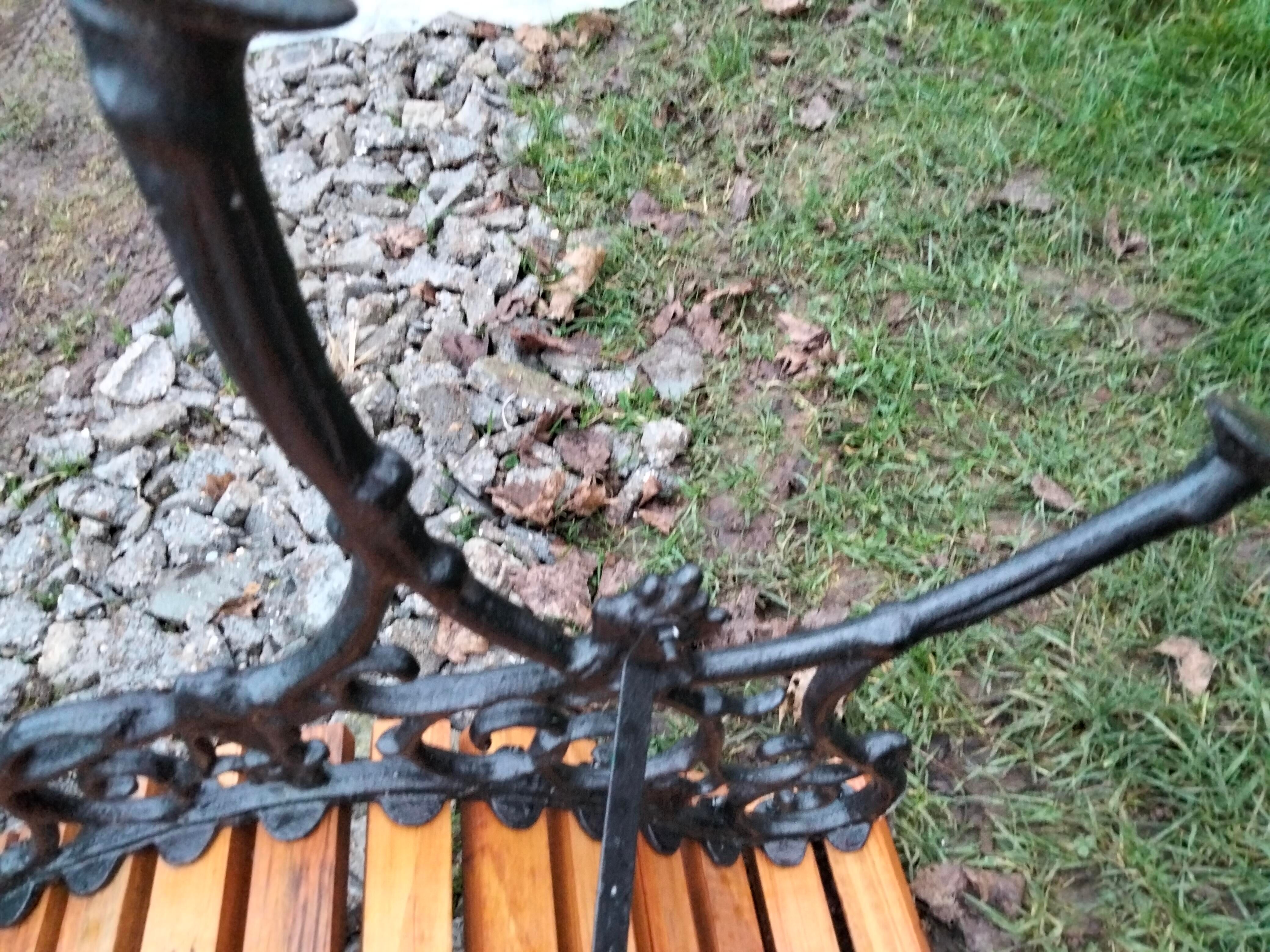Old garden bench with vintage cast iron legs xxeme