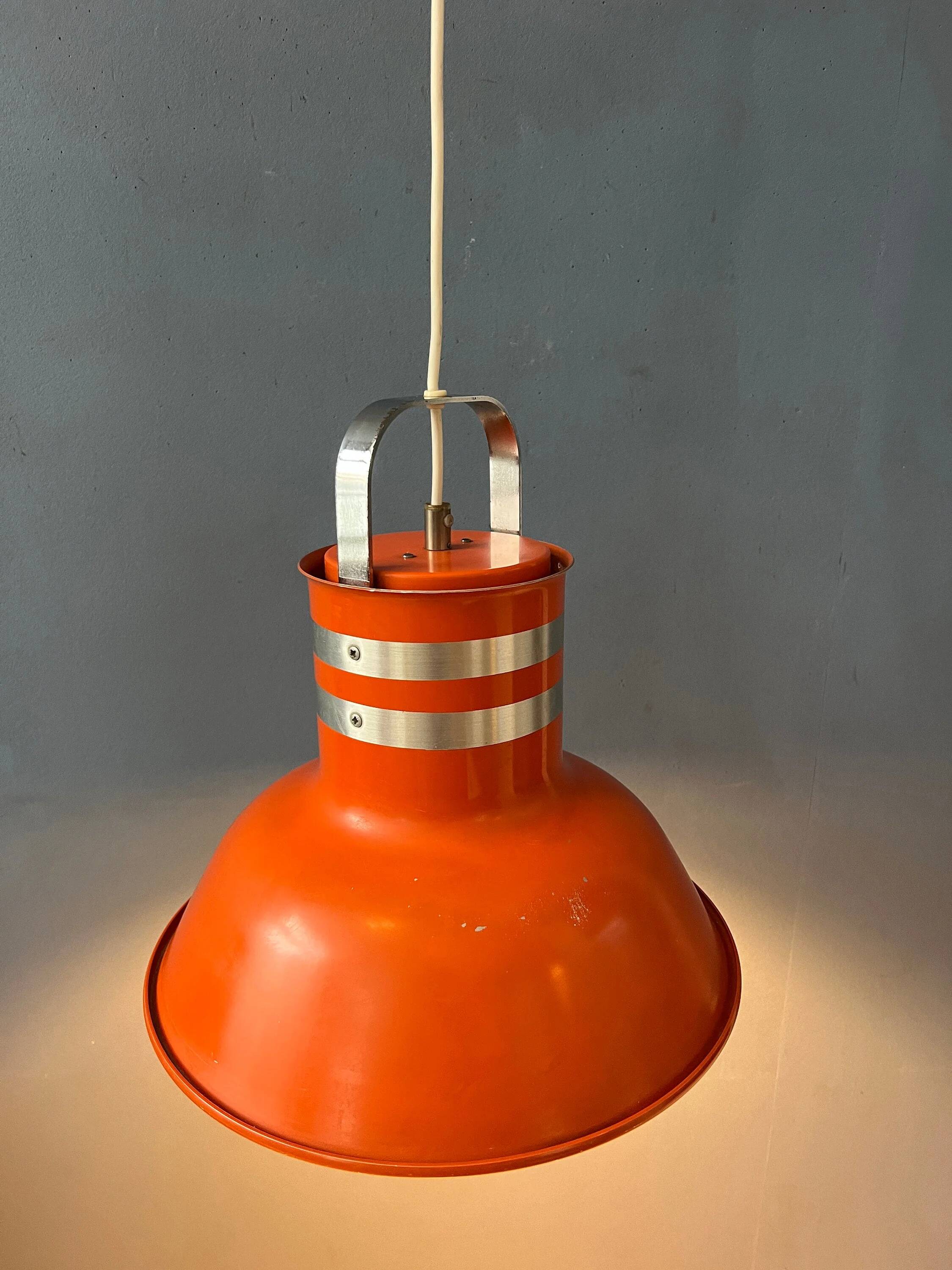 Suspension Space Age in orange/red metal