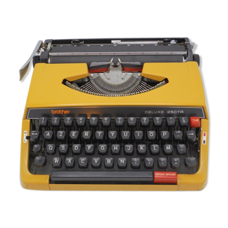 Brother Deluxe 250TR typewriter