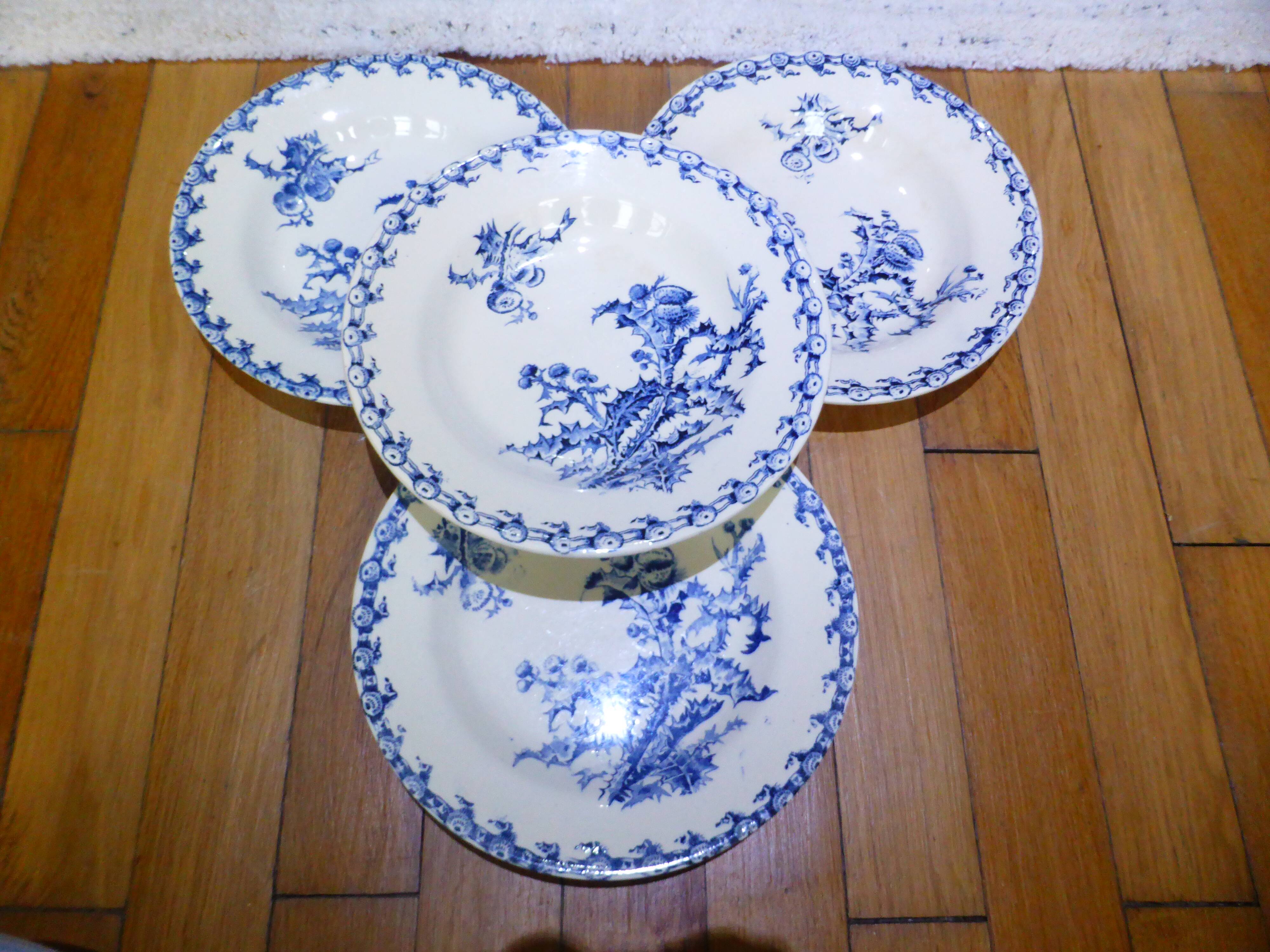 4 Gien Chardons soup plates (9)