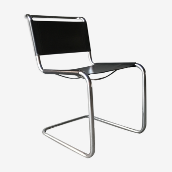 Chaise  modèle B33 en cuir par Marcel Breuer