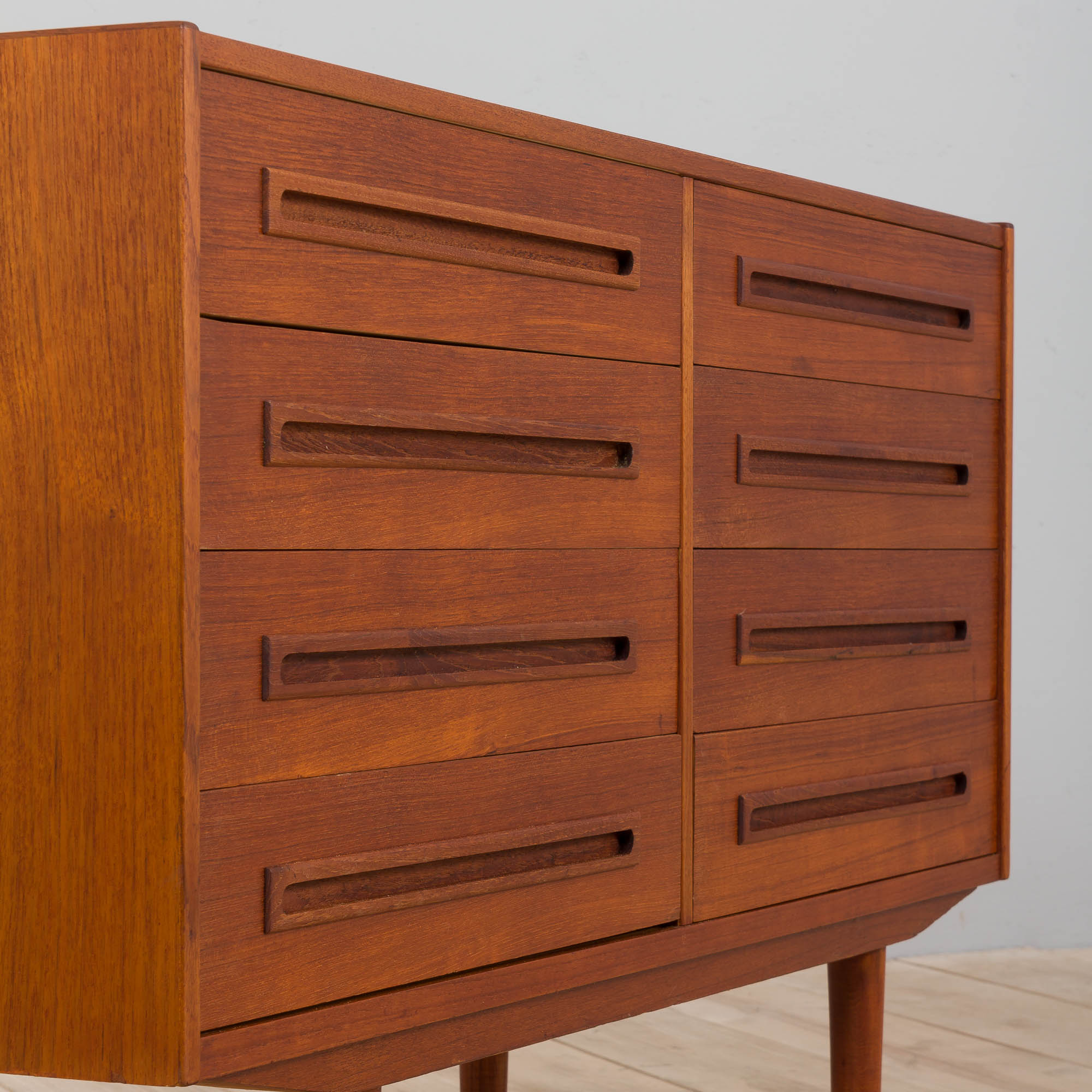Danish mid century wide teak dresser with 8 drawers, 1960s