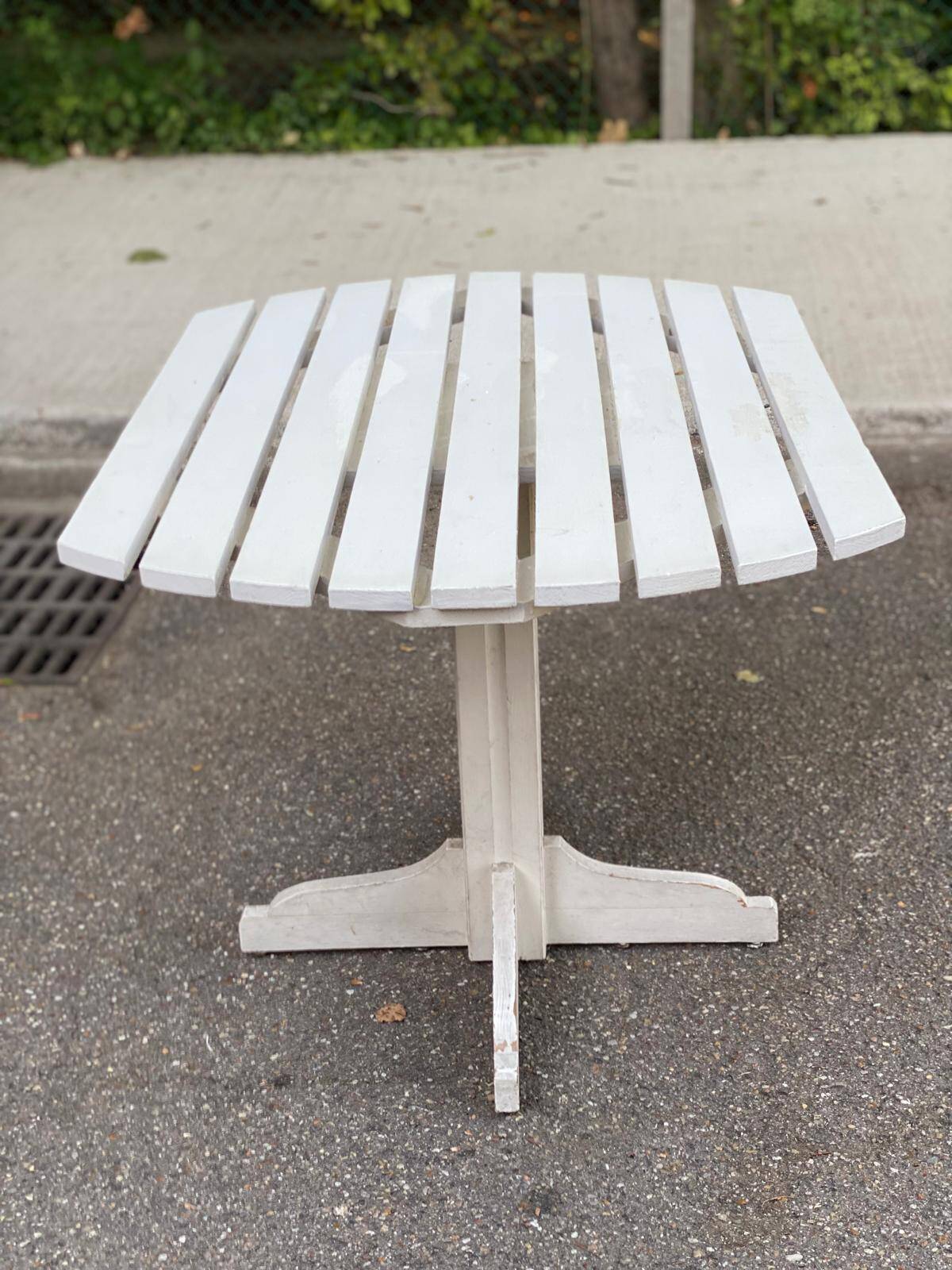 White solid wood bistro style garden table for 4 people