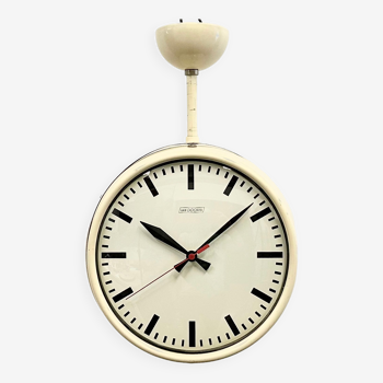 Horloge d’école ou de gare vintage beige double face de Van Doorn, années 1960