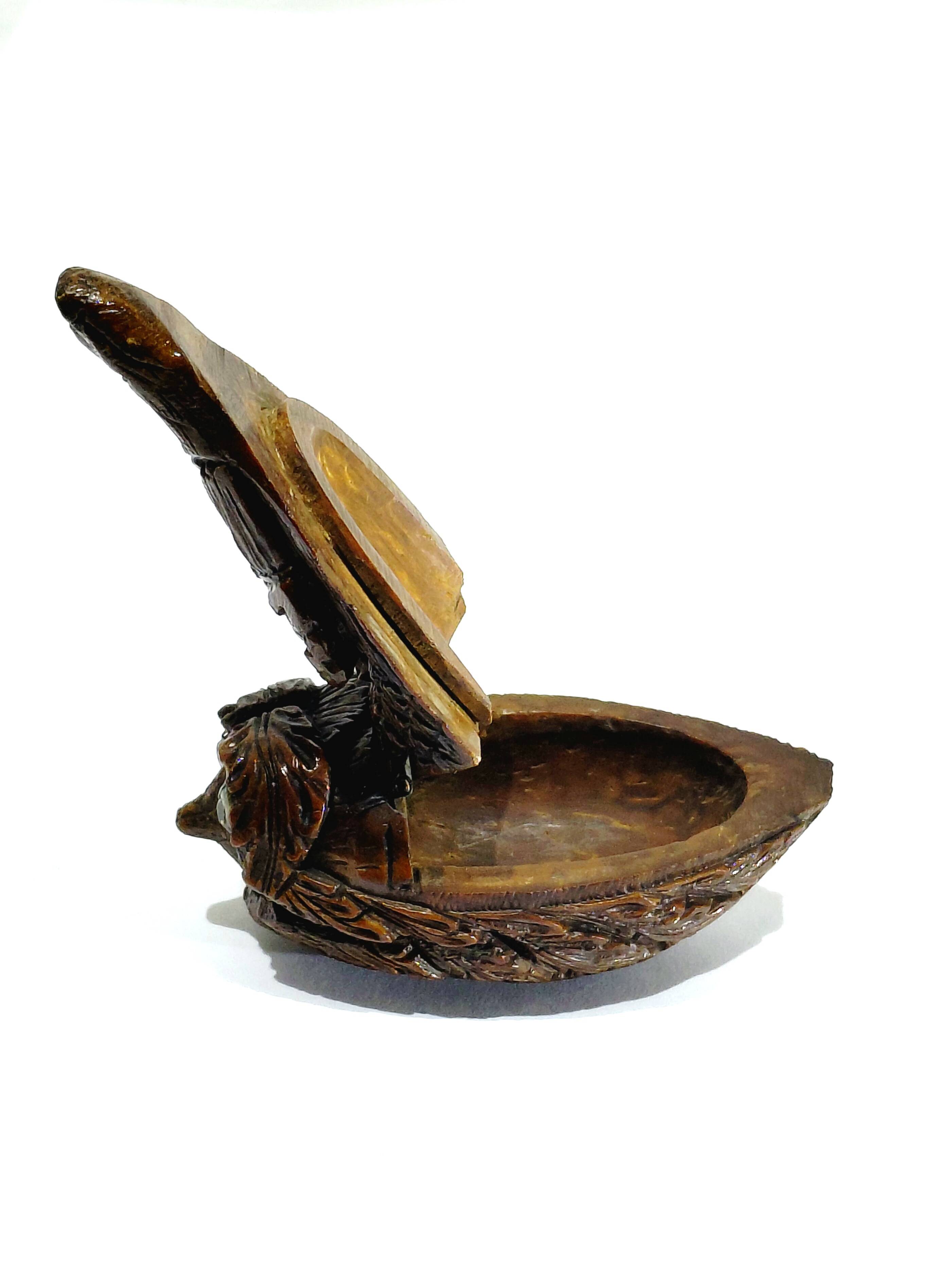 FOLK ART - WOODEN TOBACCO BOX