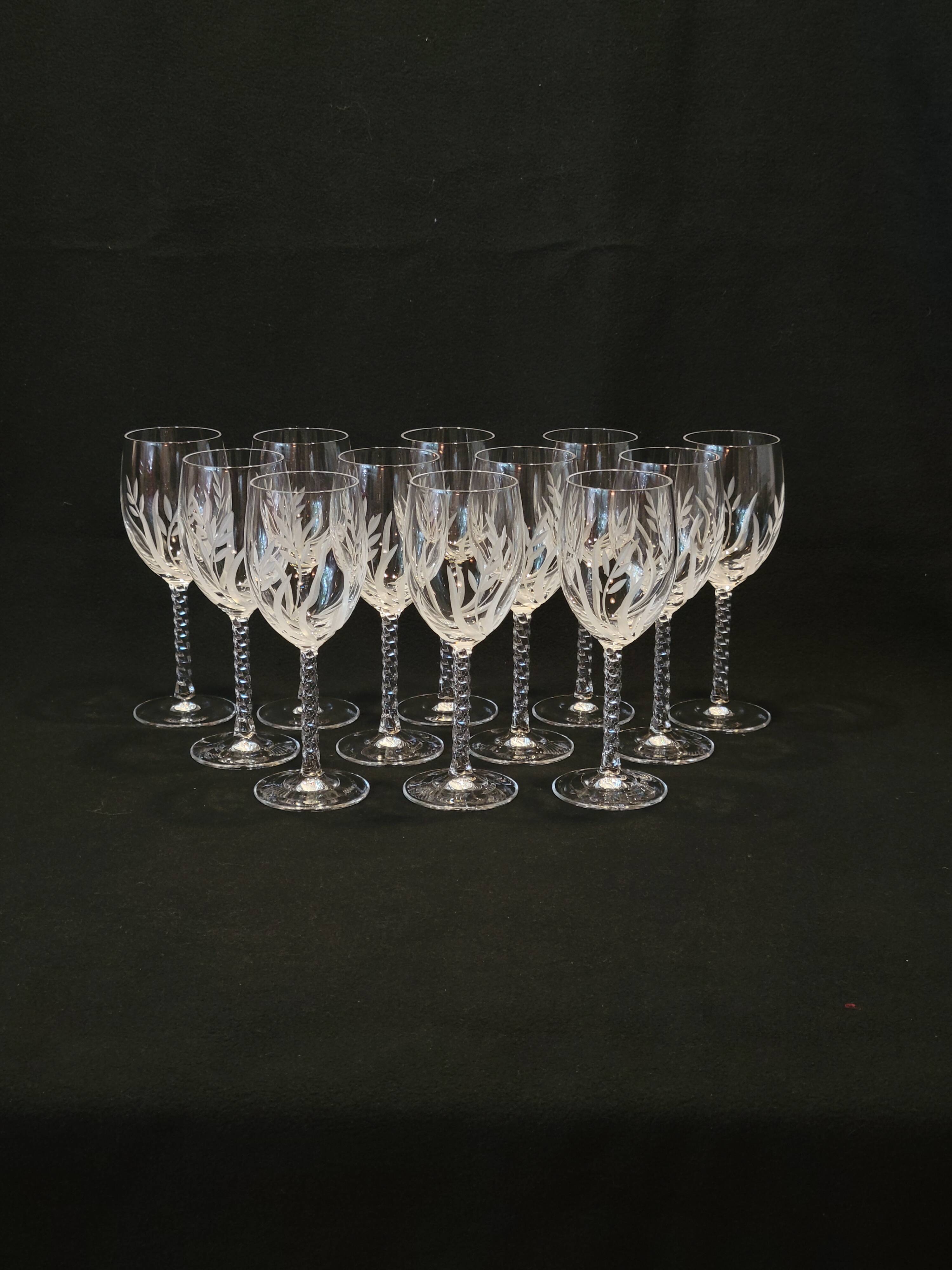 12 White Wine Glasses in Arques Crystal, Fleury Cut Flamépis Pattern