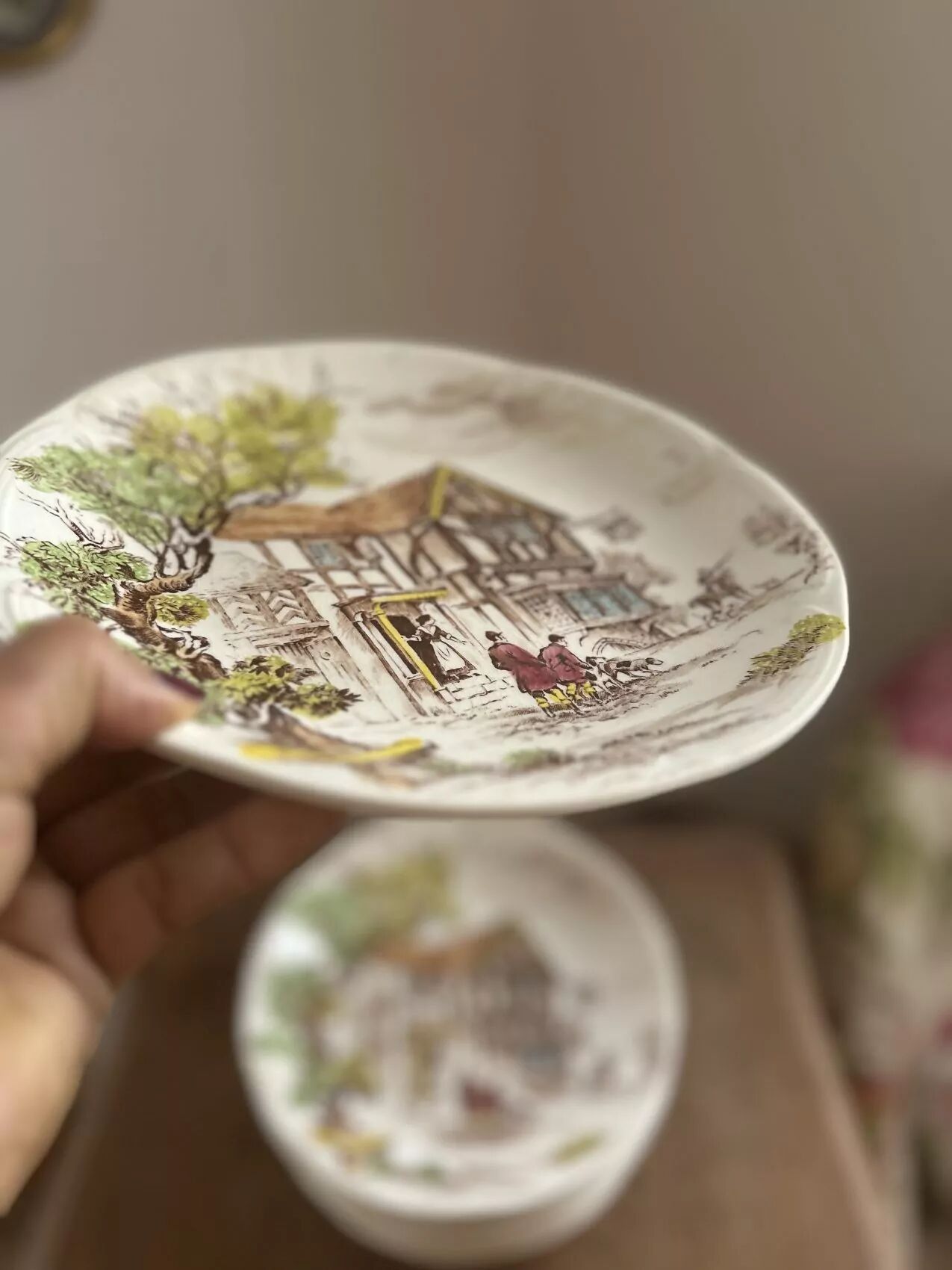 Set of 12 flat plates in Gien earthenware, Ludlow model, chic countryside dining.