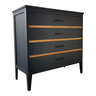 Vintage chest of drawers
