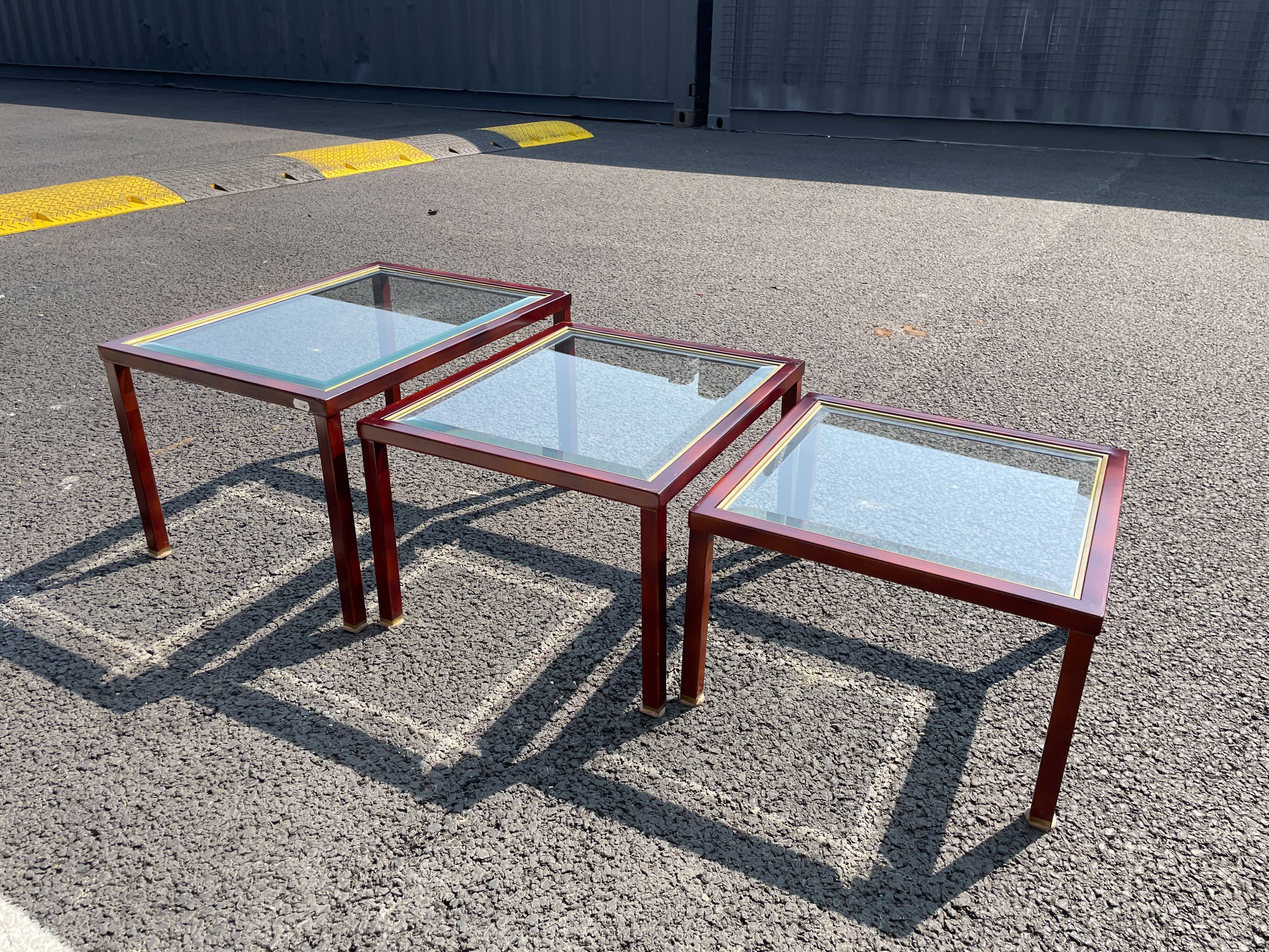 Metal pull-out coffee tables