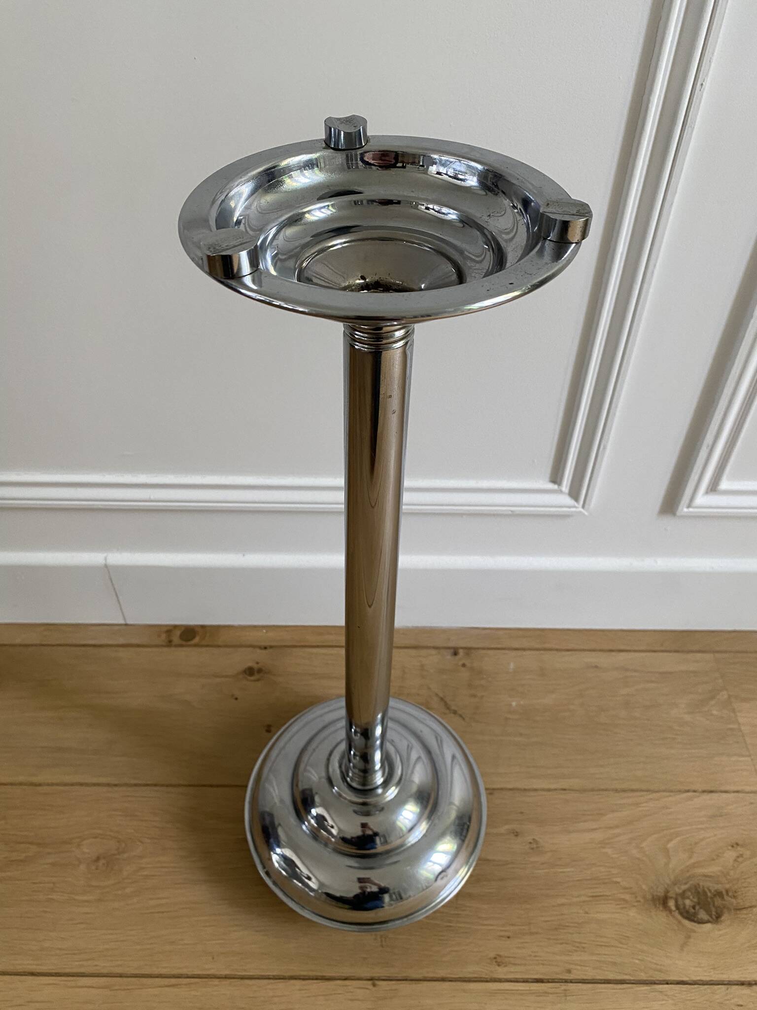 Cendrier sur pied culbuto vintage en métal chromé année 70