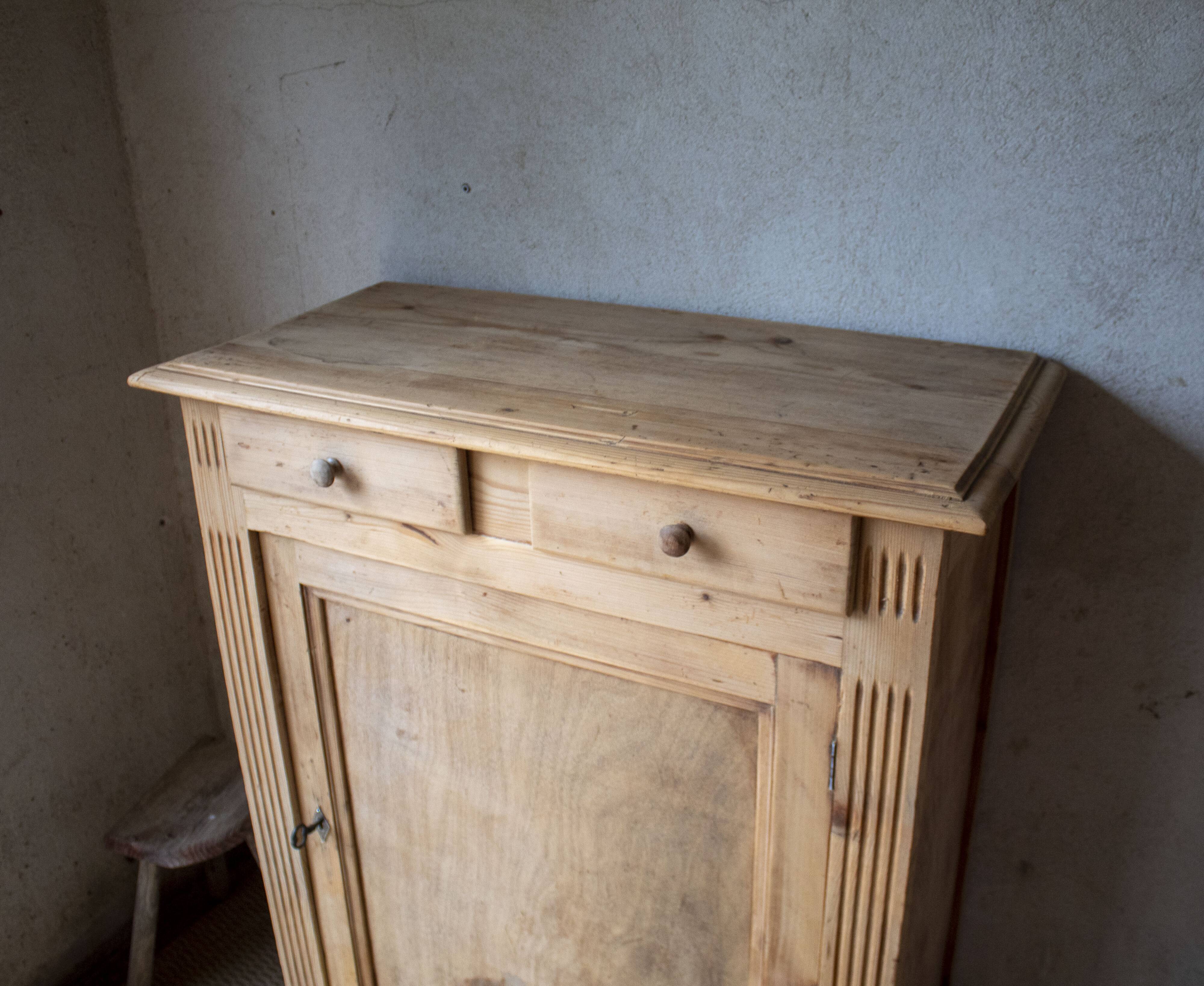 Parisian low buffet confectionery