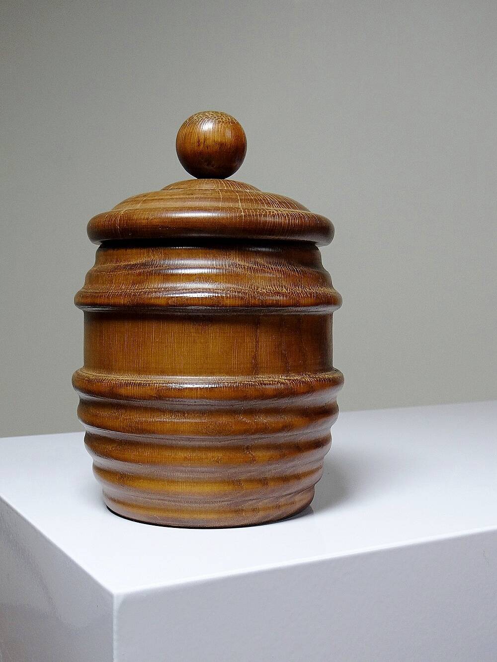 Tobacco jar, vintage turned wooden box from the 40s-50s