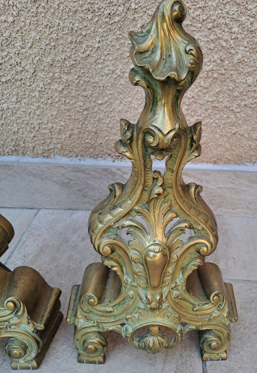 Chenets en bronze doré style Louis XV