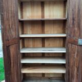 Armoire parisienne