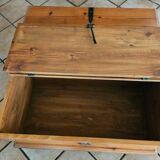 Large wooden chest coffee table in pine * Good condition