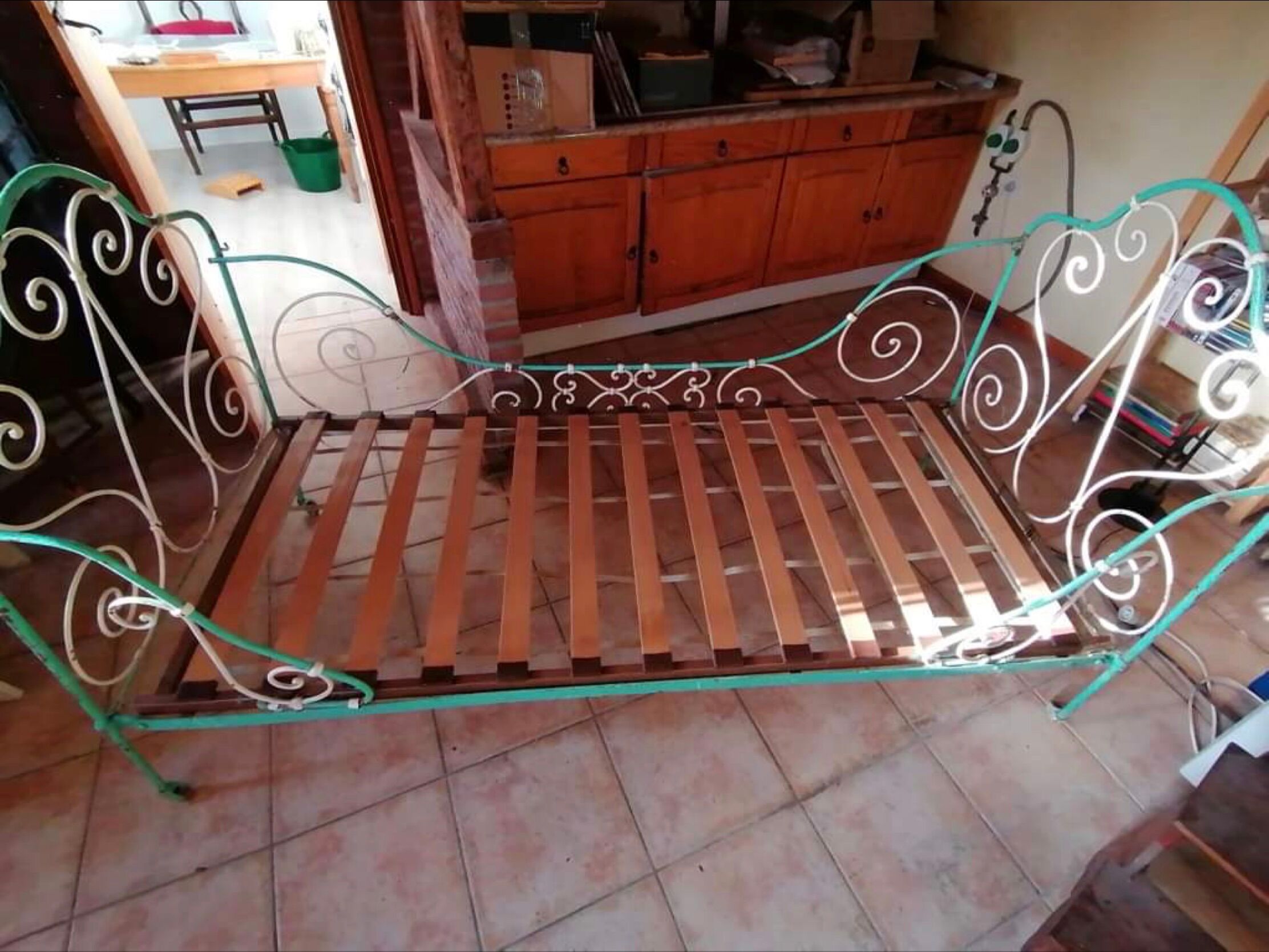 Antique foldable iron bed 50s