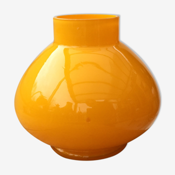 Vase jaune