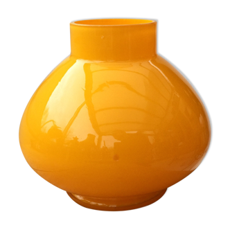 Little yellow vase