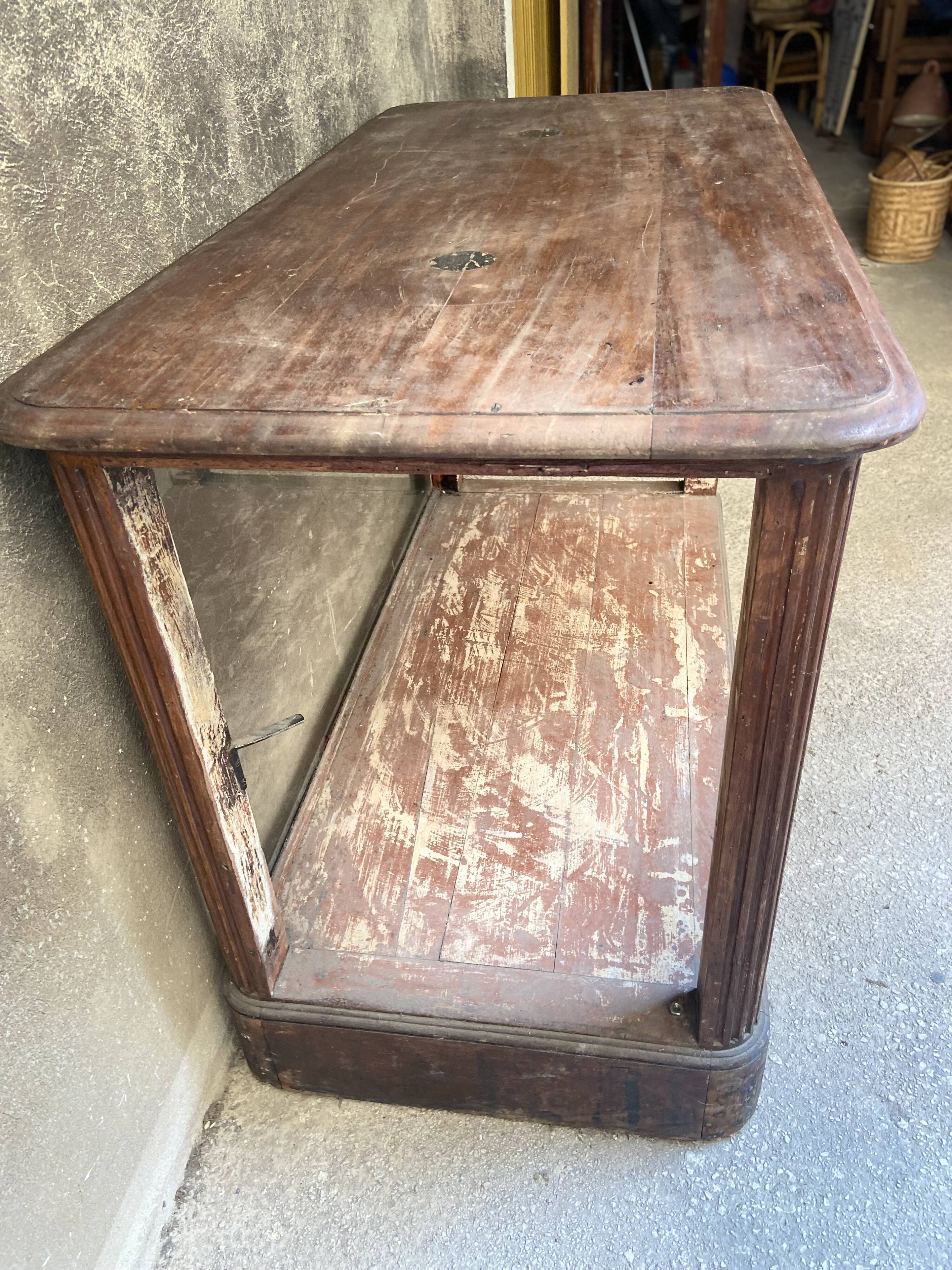 Natural oak countertop