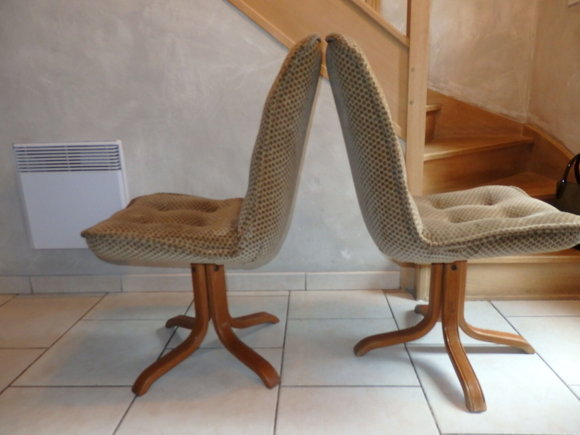 Paire de chaises pivotantes des années 70/80