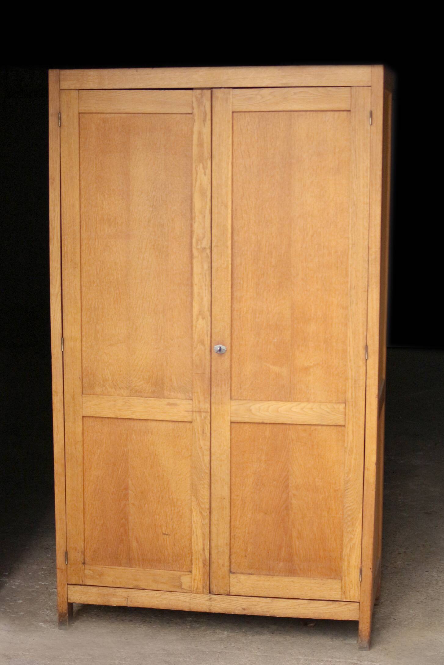 Parisian administrative cabinet from the 1950s. Blond oak.